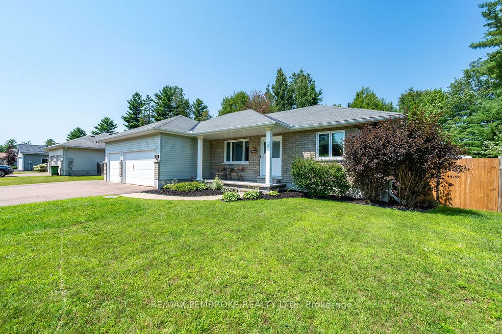 256 Oriole Crescent, Petawawa, ON K8H 0A7 photo 3