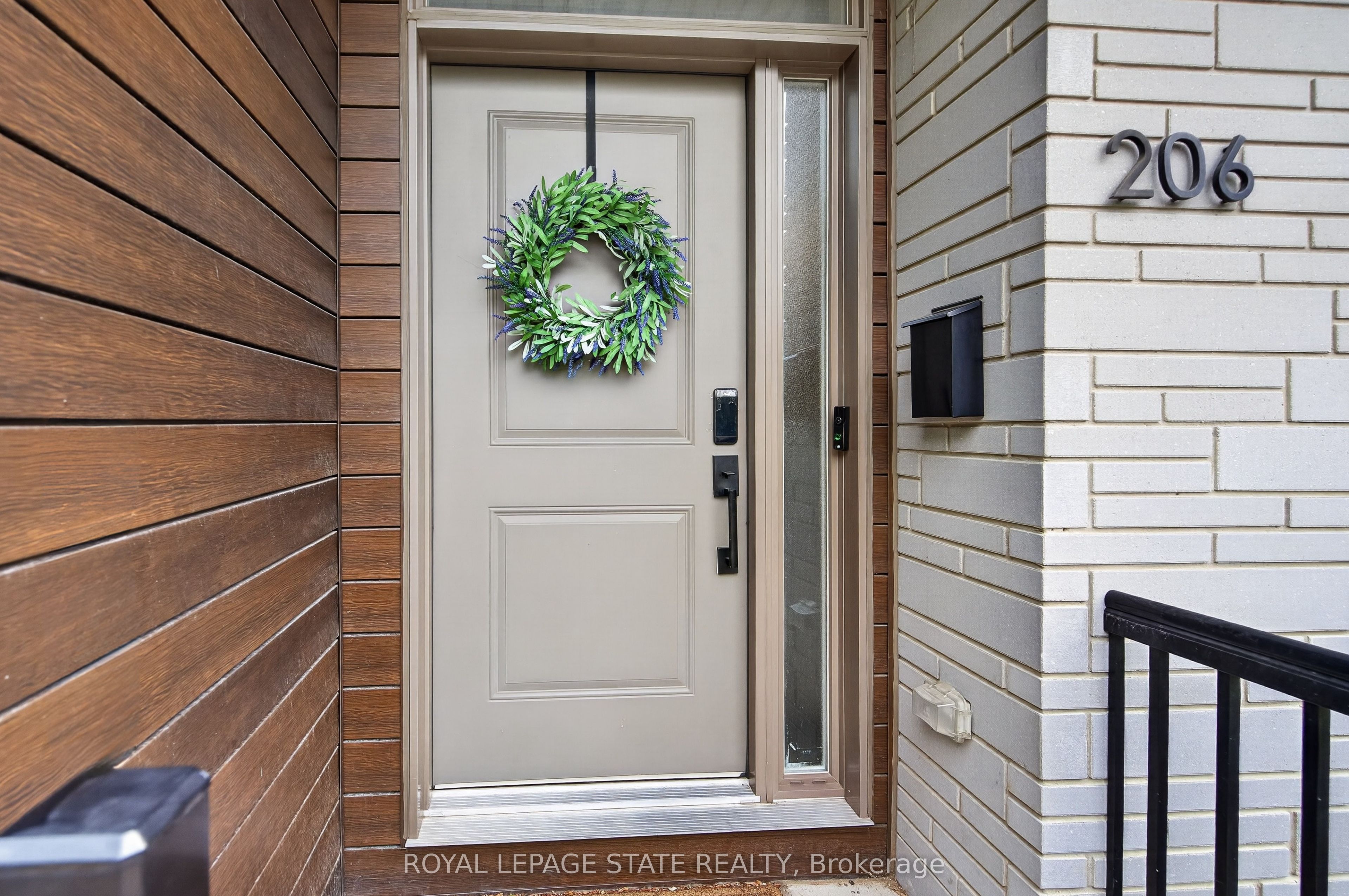 206 Canada Street, Hamilton, ON L8P 1P6 photo 2