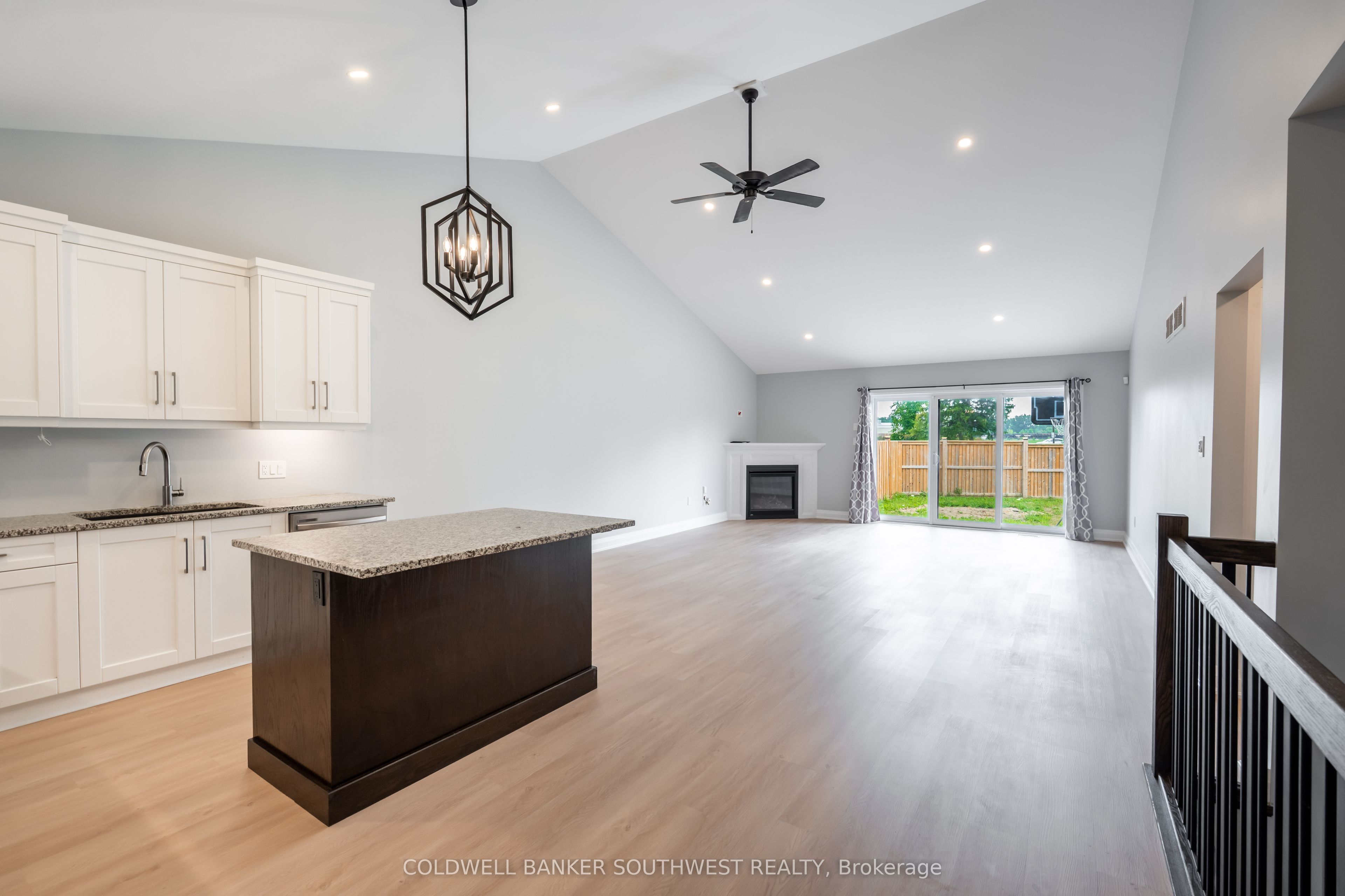 709 Ferdinands Crescent, Sarnia, ON N7W 0B5 photo 5