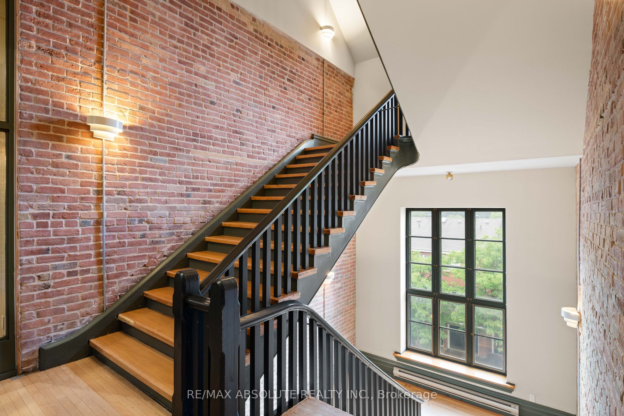 589 Rideau Street 404, Lower Town - Sandy Hill, ON K1N 6A1 photo 3