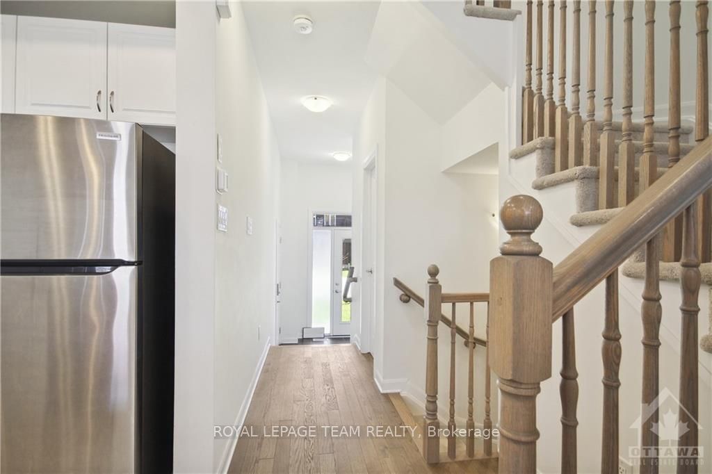 805 Everbloom Lane, Barrhaven, ON K2J 6Z6 photo 2
