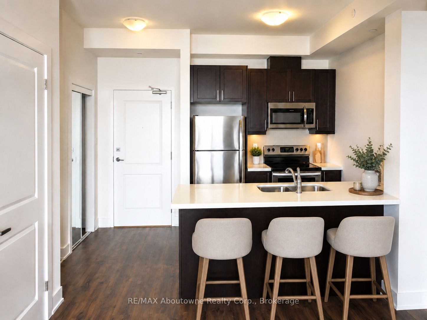 101 Shoreview Place 607, Hamilton, ON L8E 0K2 photo 3