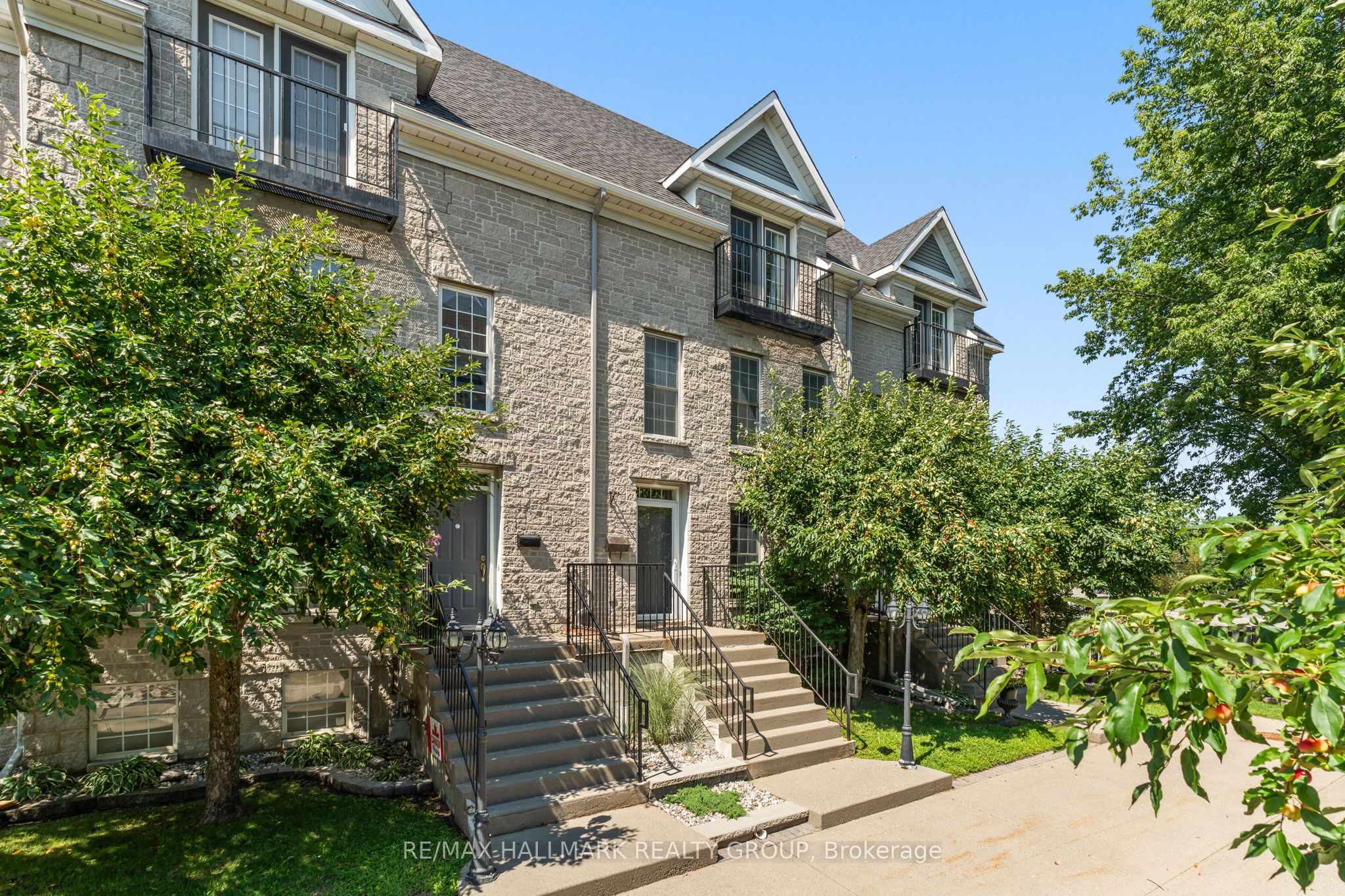 4 Sherman Lane, Brockville, ON K6V 7M1 photo 3