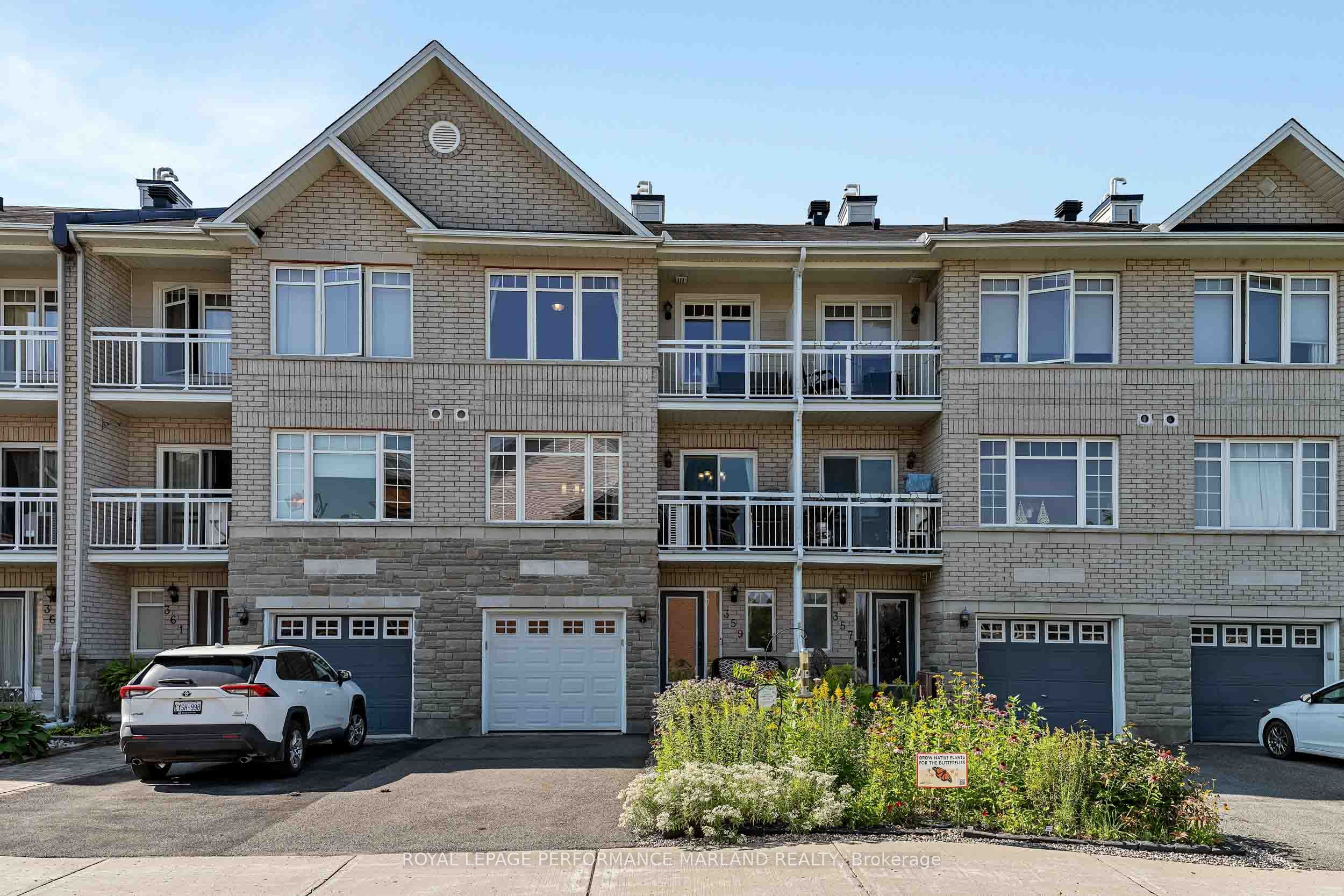 359 Citiplace Drive, Cityview - Parkwoods Hills - Rideau Shore, ON K2E 0A7