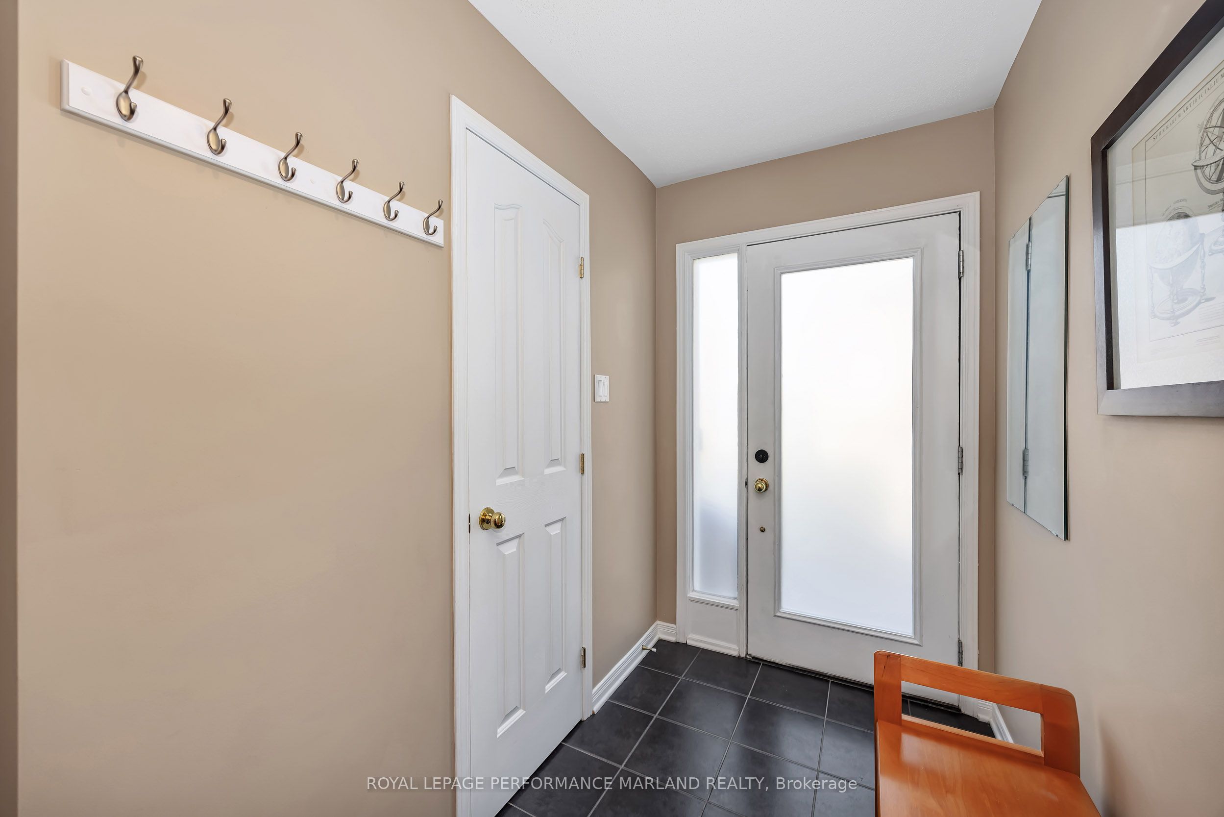 359 Citiplace Drive, Cityview - Parkwoods Hills - Rideau Shore, ON K2E 0A7 photo 2