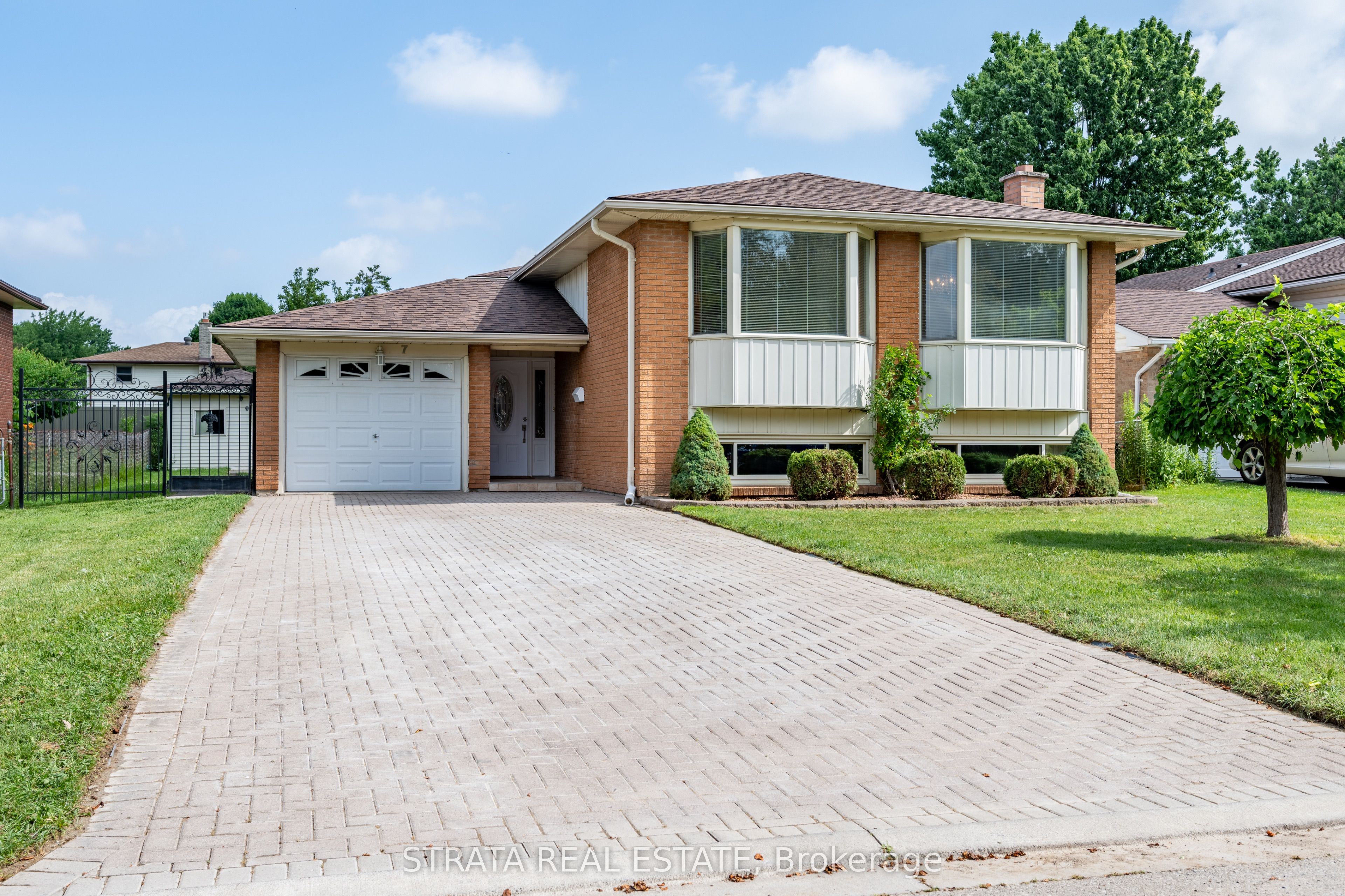 7 Harrow Court, London South, ON N6C 5A6