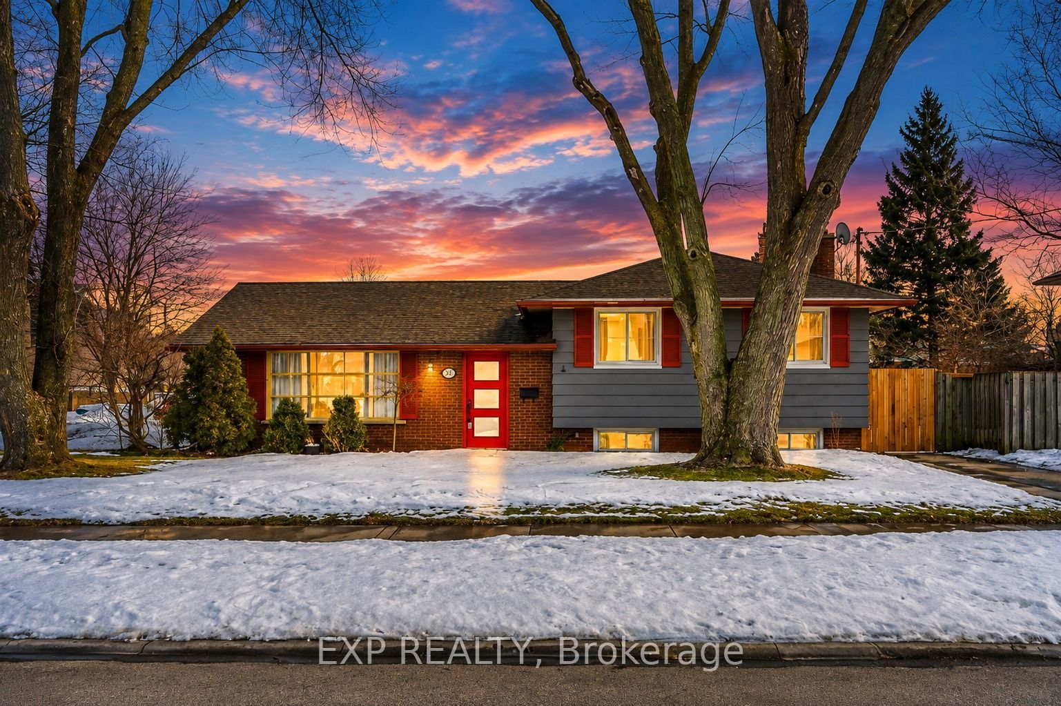 33 FAIRLAWN Road, Kitchener, ON N2C 1X8