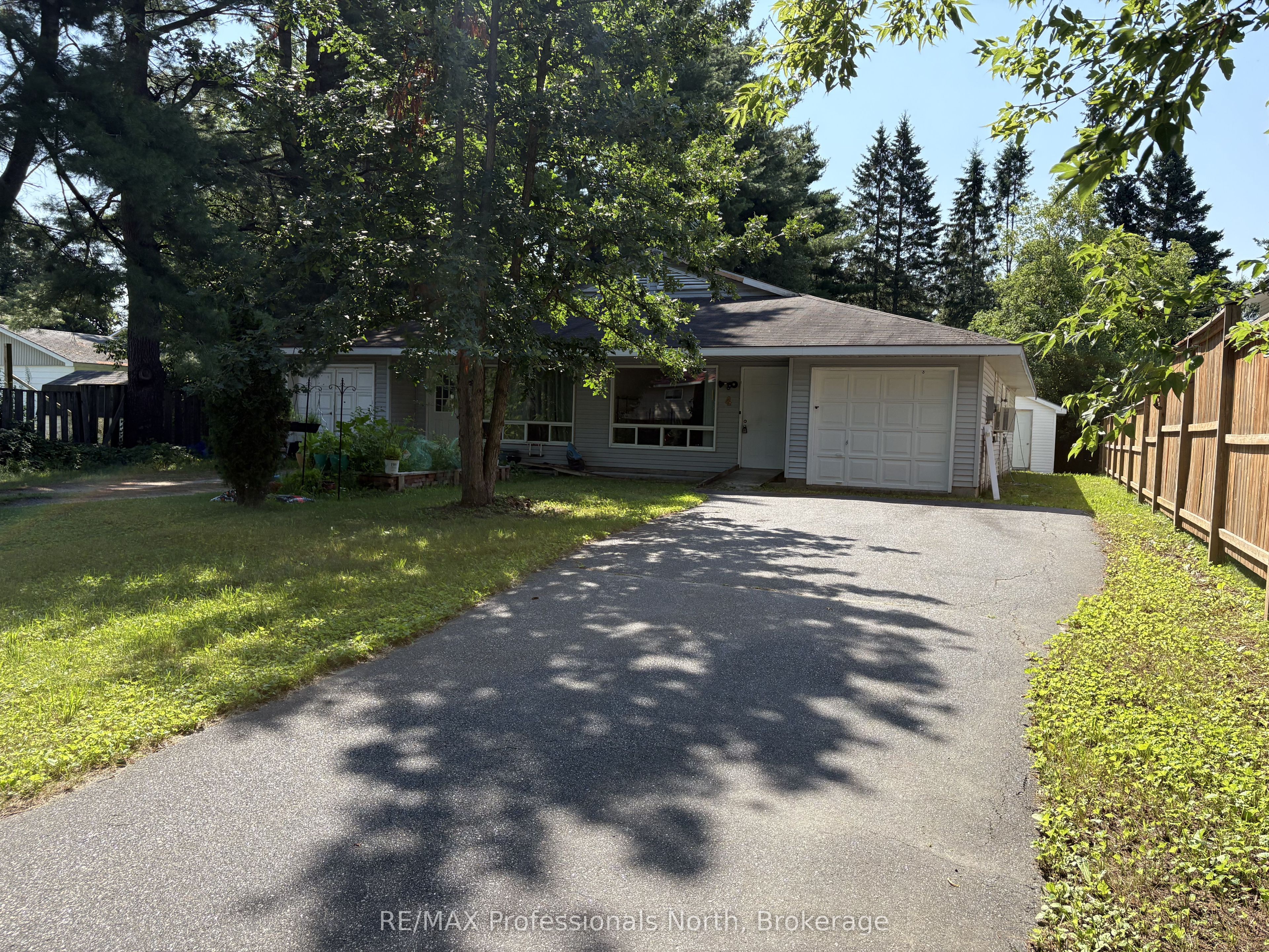 4 North Street N, Bracebridge, ON P1L 1C4