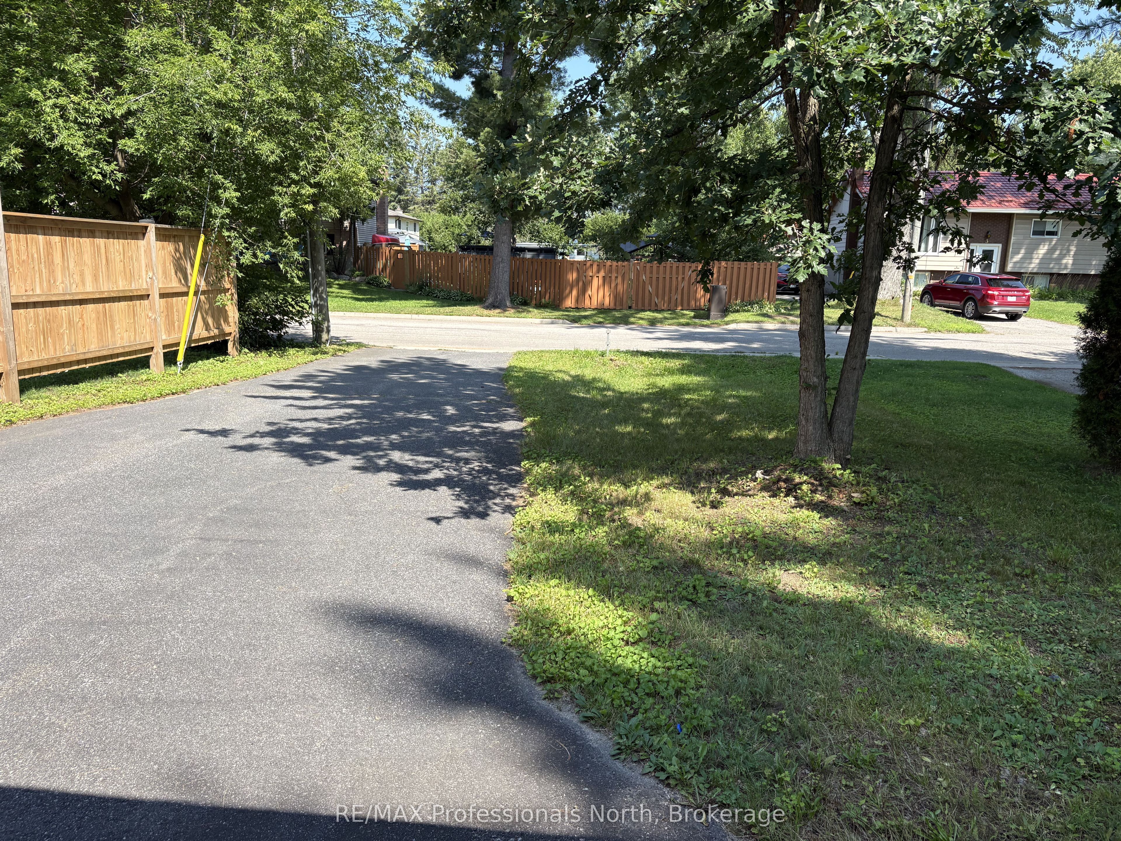 4 North Street N, Bracebridge, ON P1L 1C4 photo 2