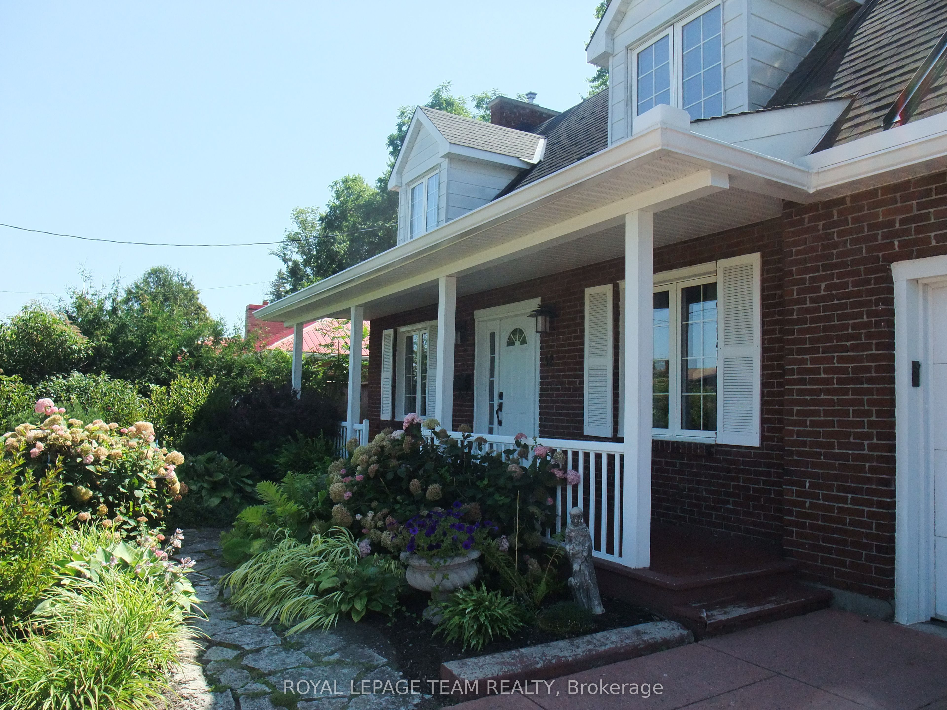 32 Gary Crescent, Arnprior, ON K7S 2R3 photo 2