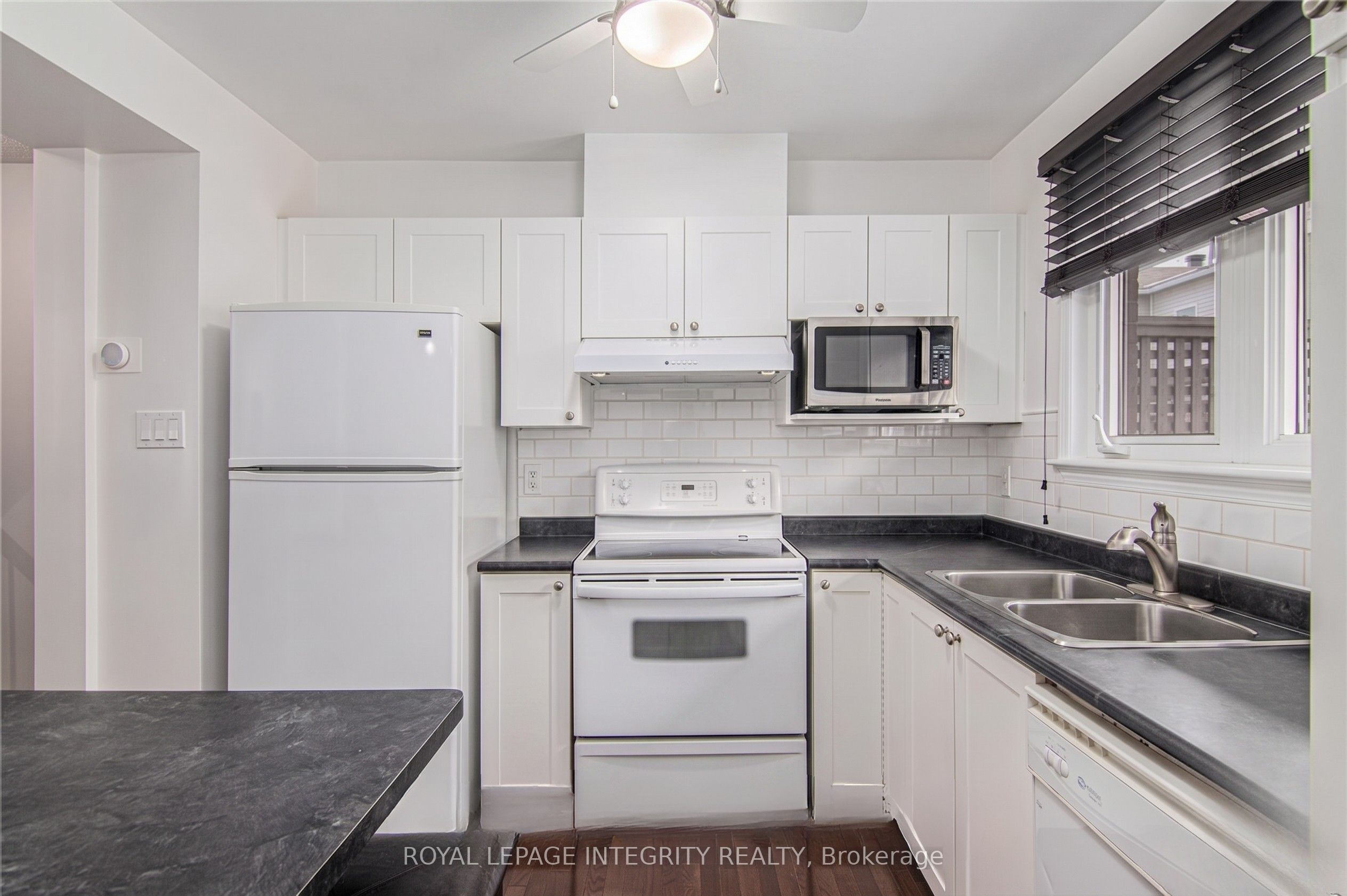 118 Monterey Drive, South of Baseline to Knoxdale, ON K2H 7A8 photo 5