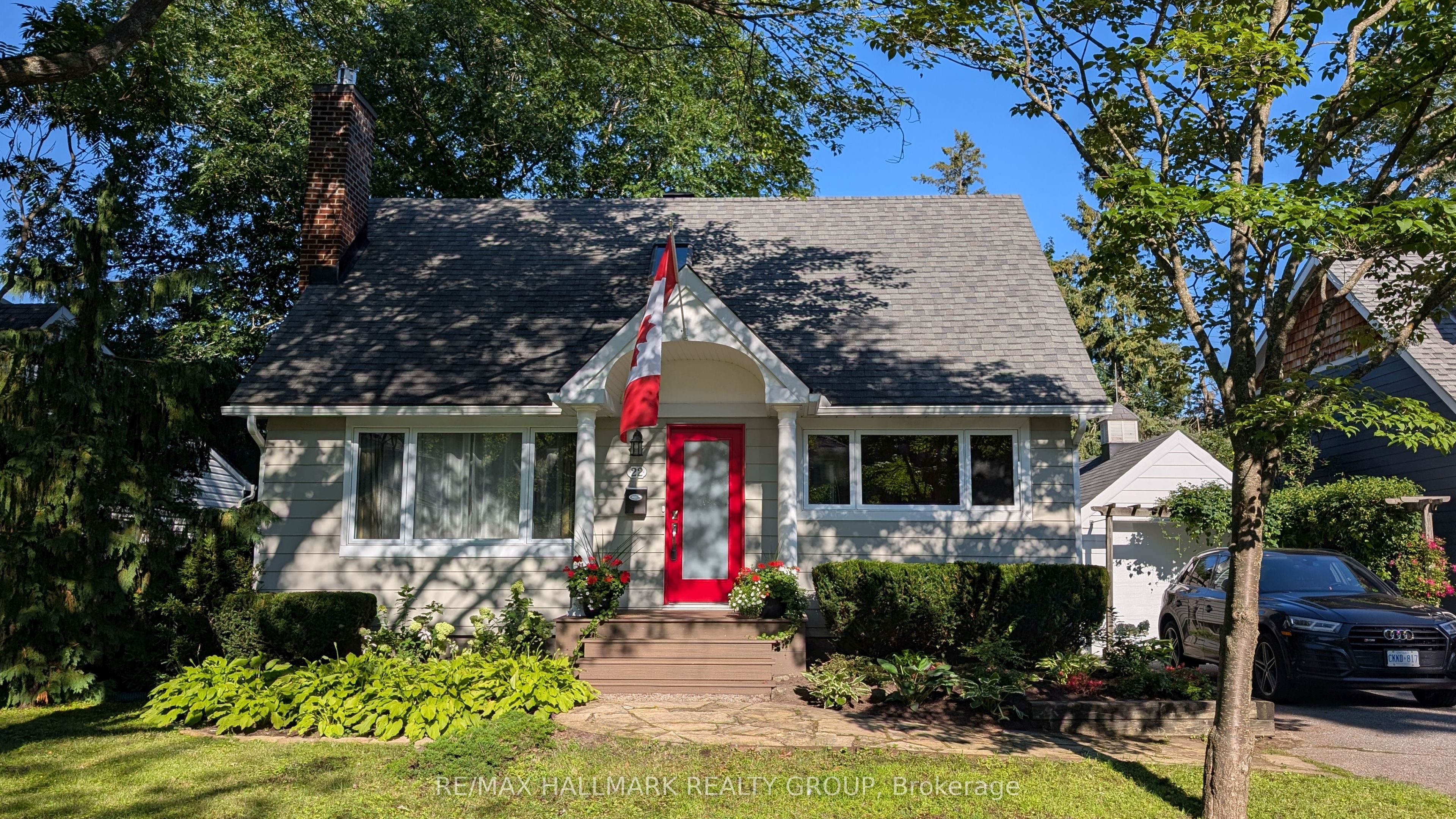 22 Dunvegan Road, Manor Park - Cardinal Glen and Area, ON K1K 3E9