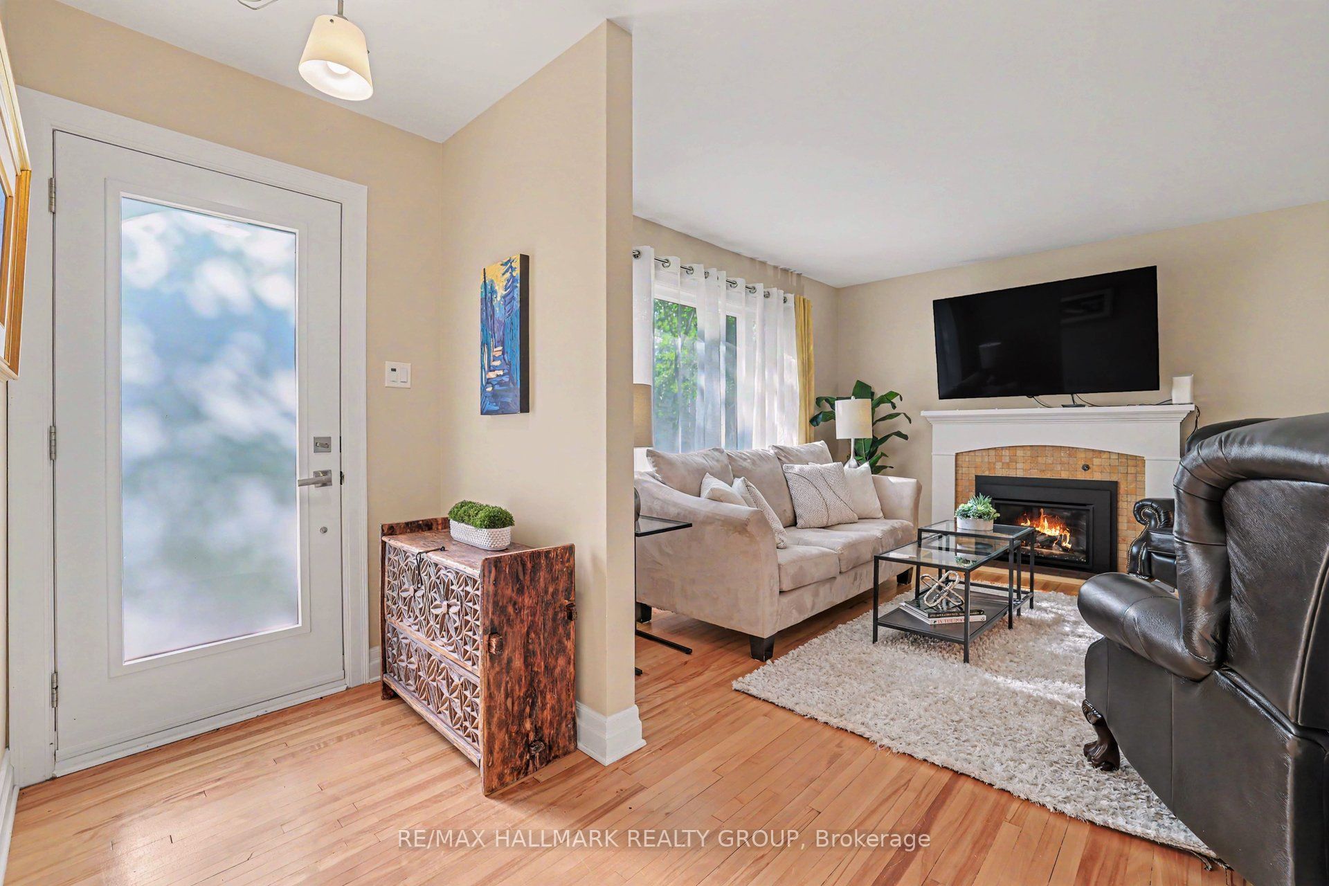 22 Dunvegan Road, Manor Park - Cardinal Glen and Area, ON K1K 3E9 photo 3