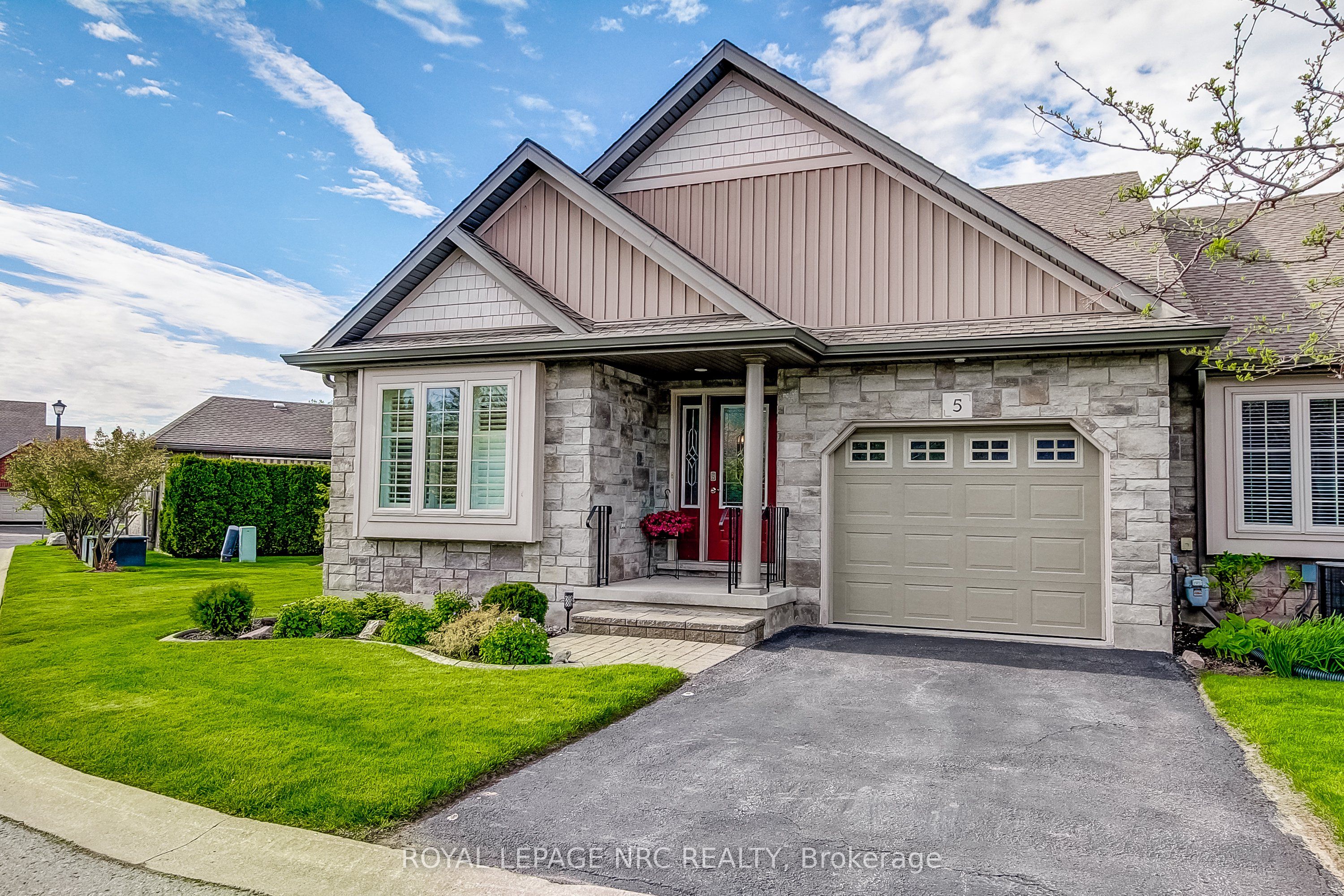 5 Rose Glen Crescent, Niagara-on-the-Lake, ON L0S 1J0 photo 2