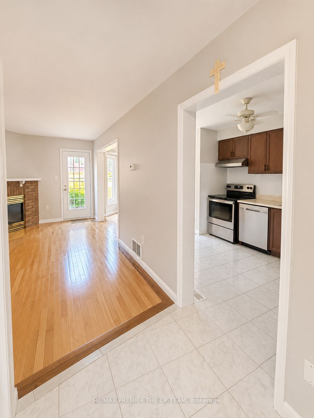 255 Mount Albion Road 3, Hamilton, ON L8K 6P7 photo 4