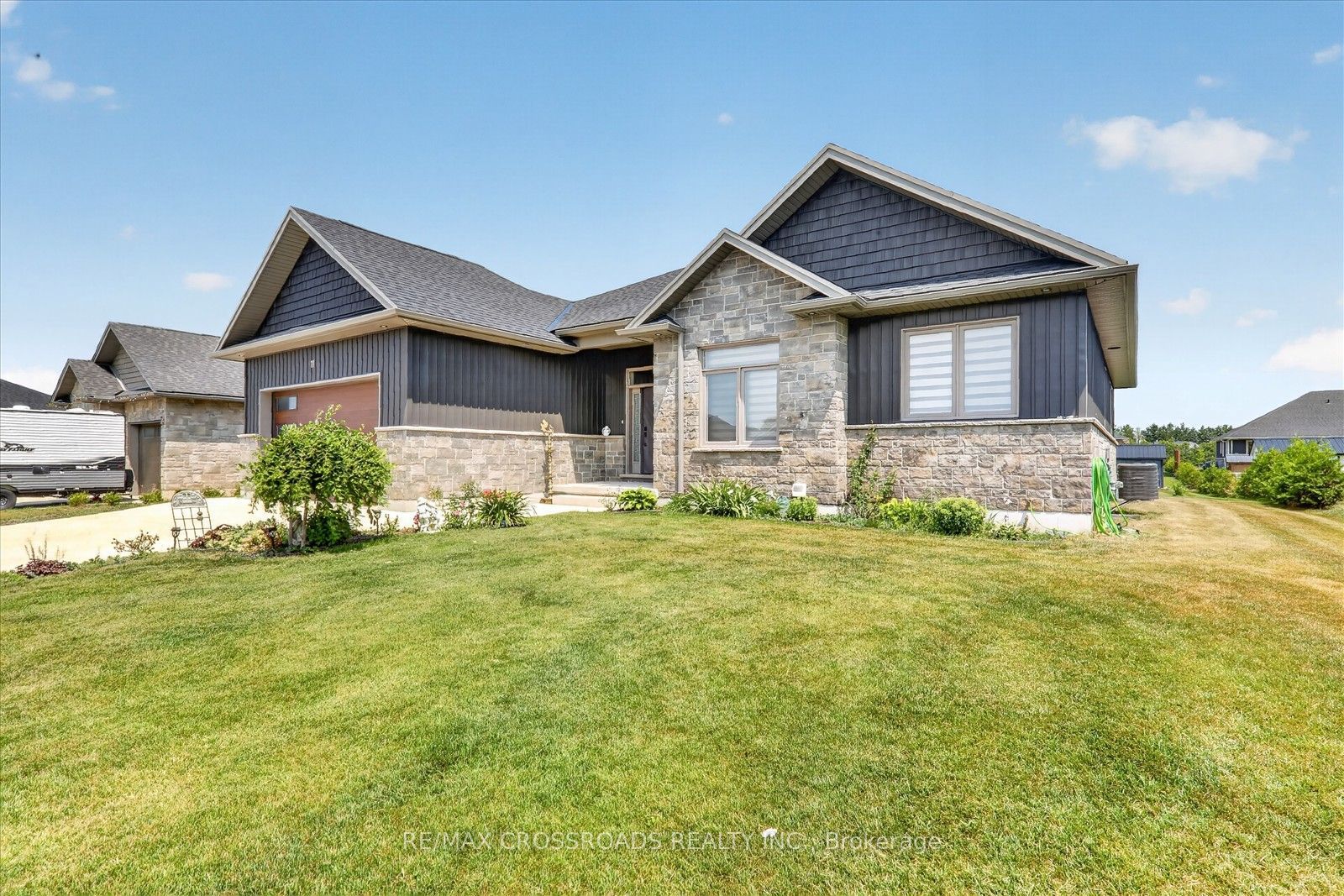 11 Mctavish Crescent, Huron-Kinloss, ON N0G 2R0 photo 5