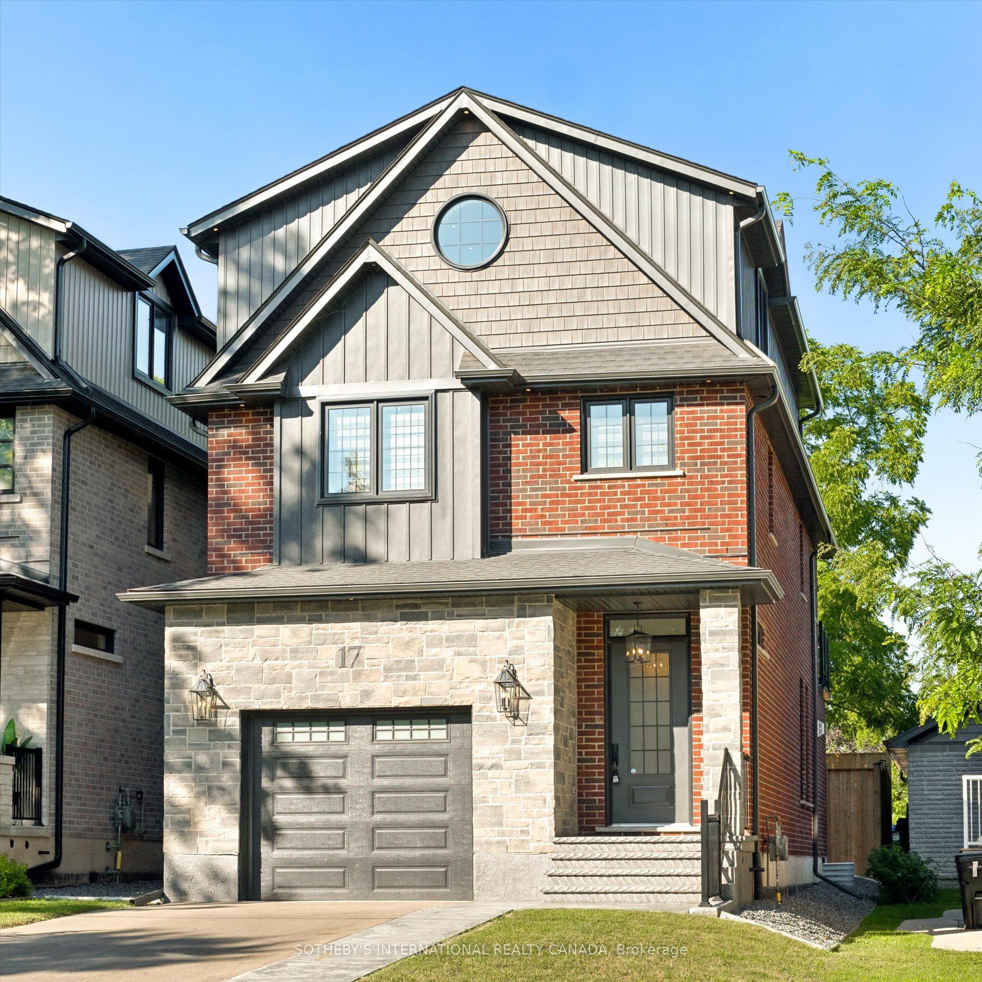 17 Avondale Avenue S, Waterloo, ON N2L 2B5
