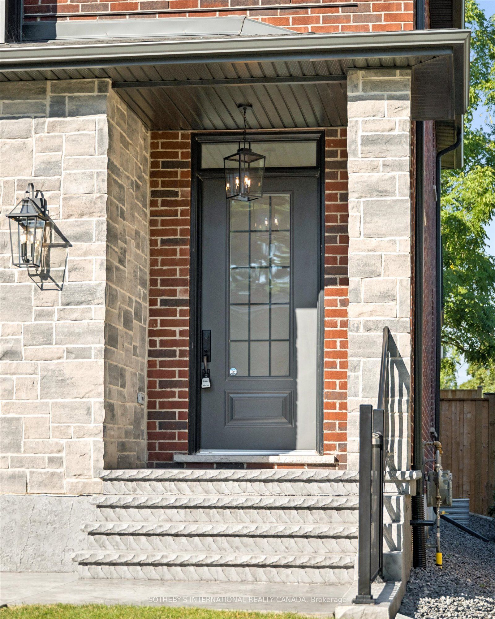 17 Avondale Avenue S, Waterloo, ON N2L 2B5 photo 3