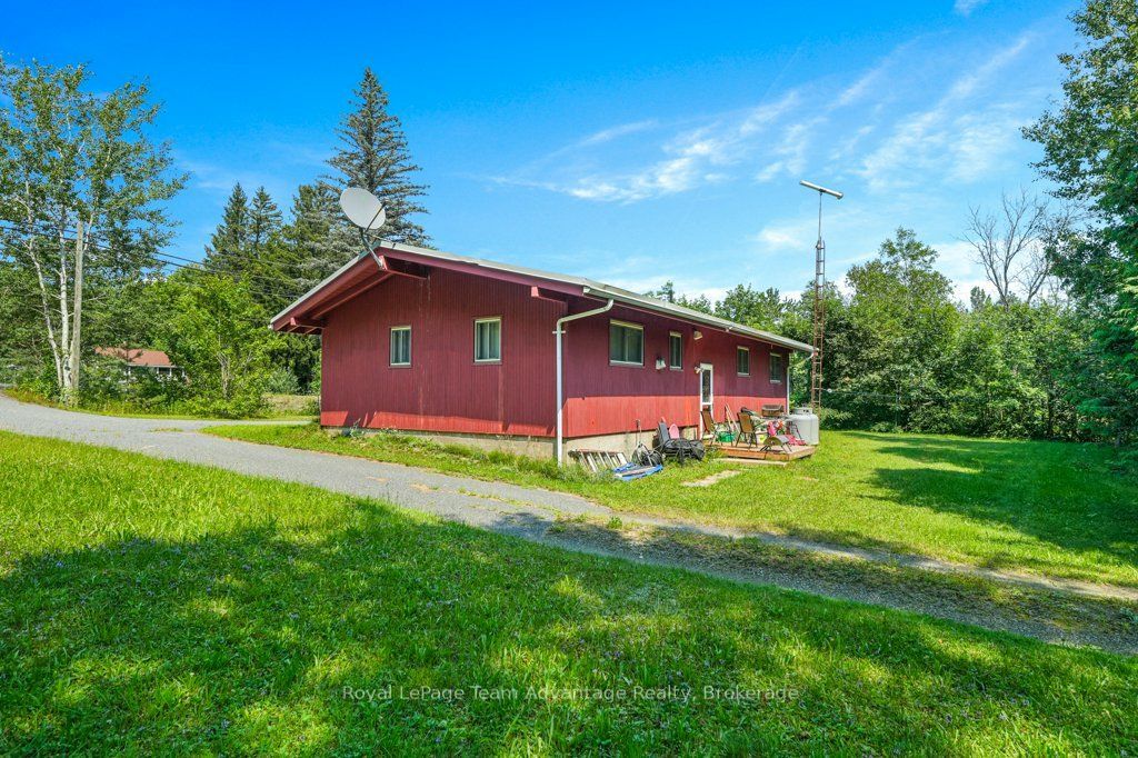 584 A & B Hwy 141, Seguin, ON P0C 1J0 photo 3