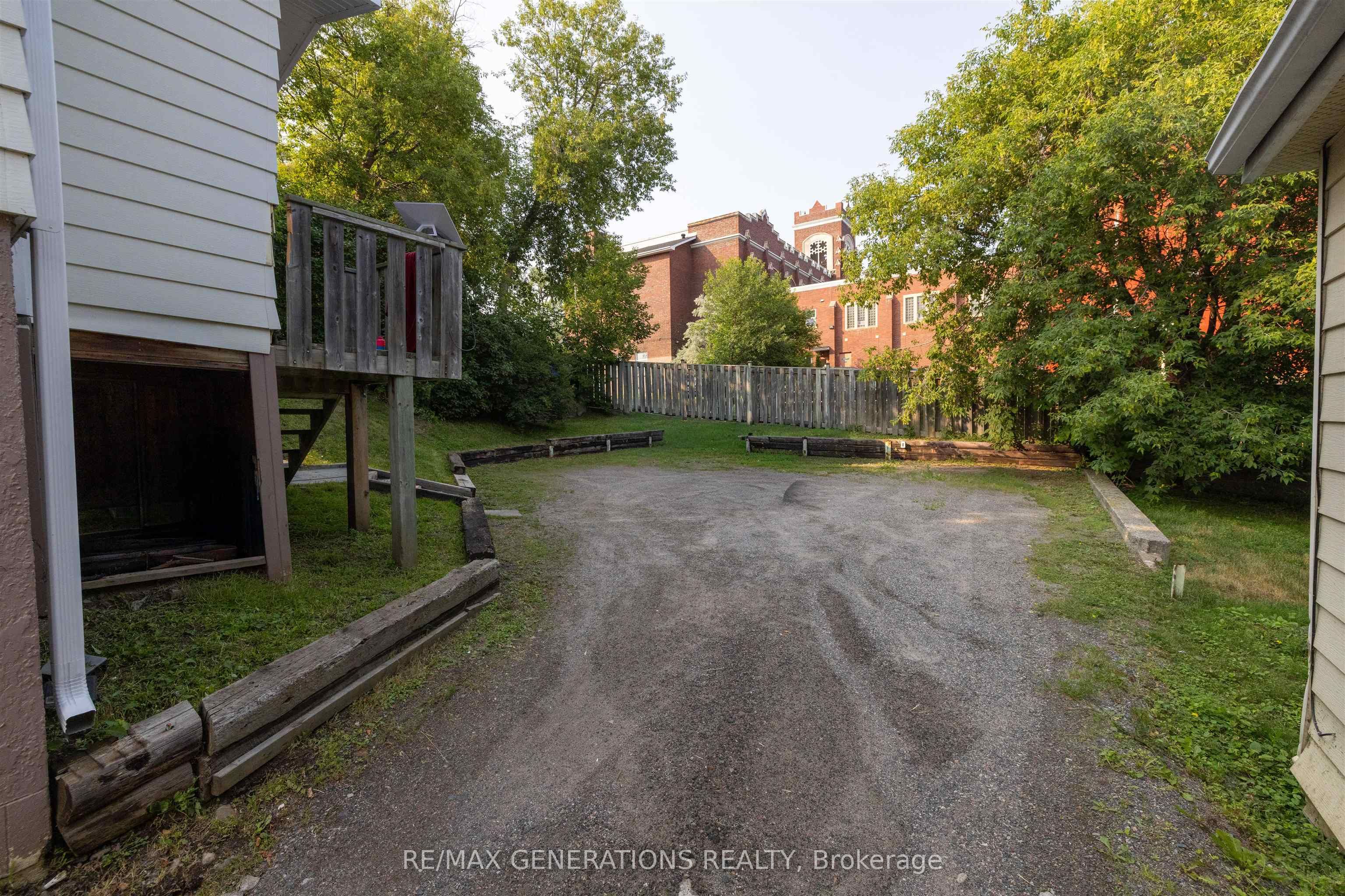 334 PEARL Street, Thunder Bay, ON P7B 1G1 photo 5