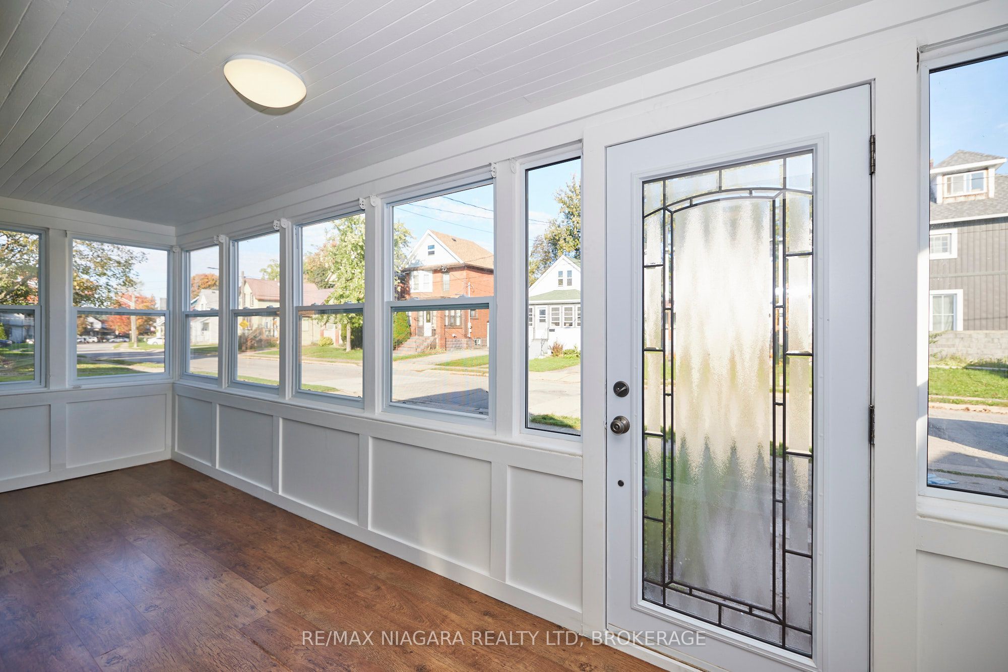 49 Randolph Street, Welland, ON L3B 4C3 photo 2