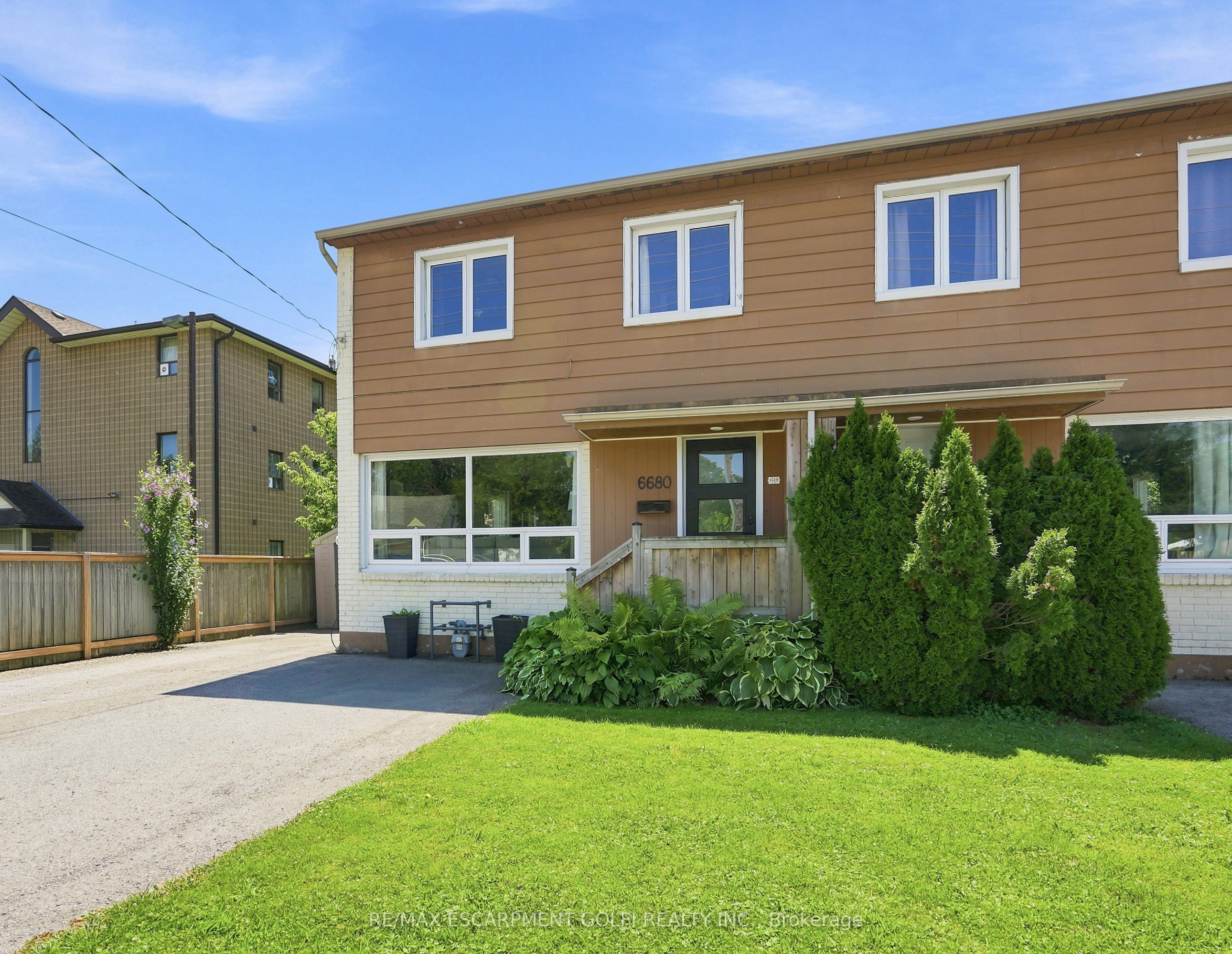6680 Mcleod Road, Niagara Falls, ON L2G 3G5 photo 2