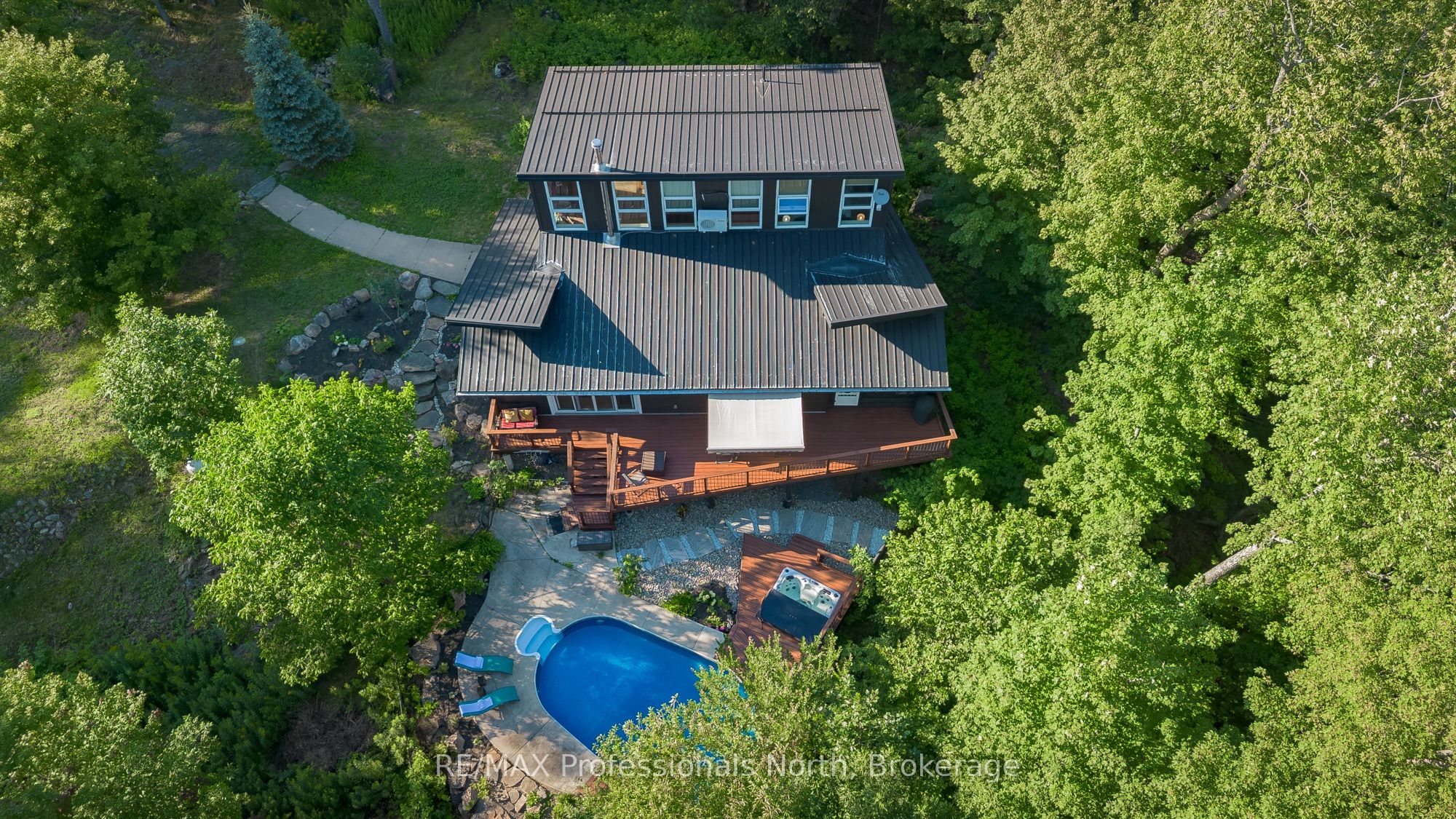 1756 Brunel Road, Huntsville, ON P1H 2J3