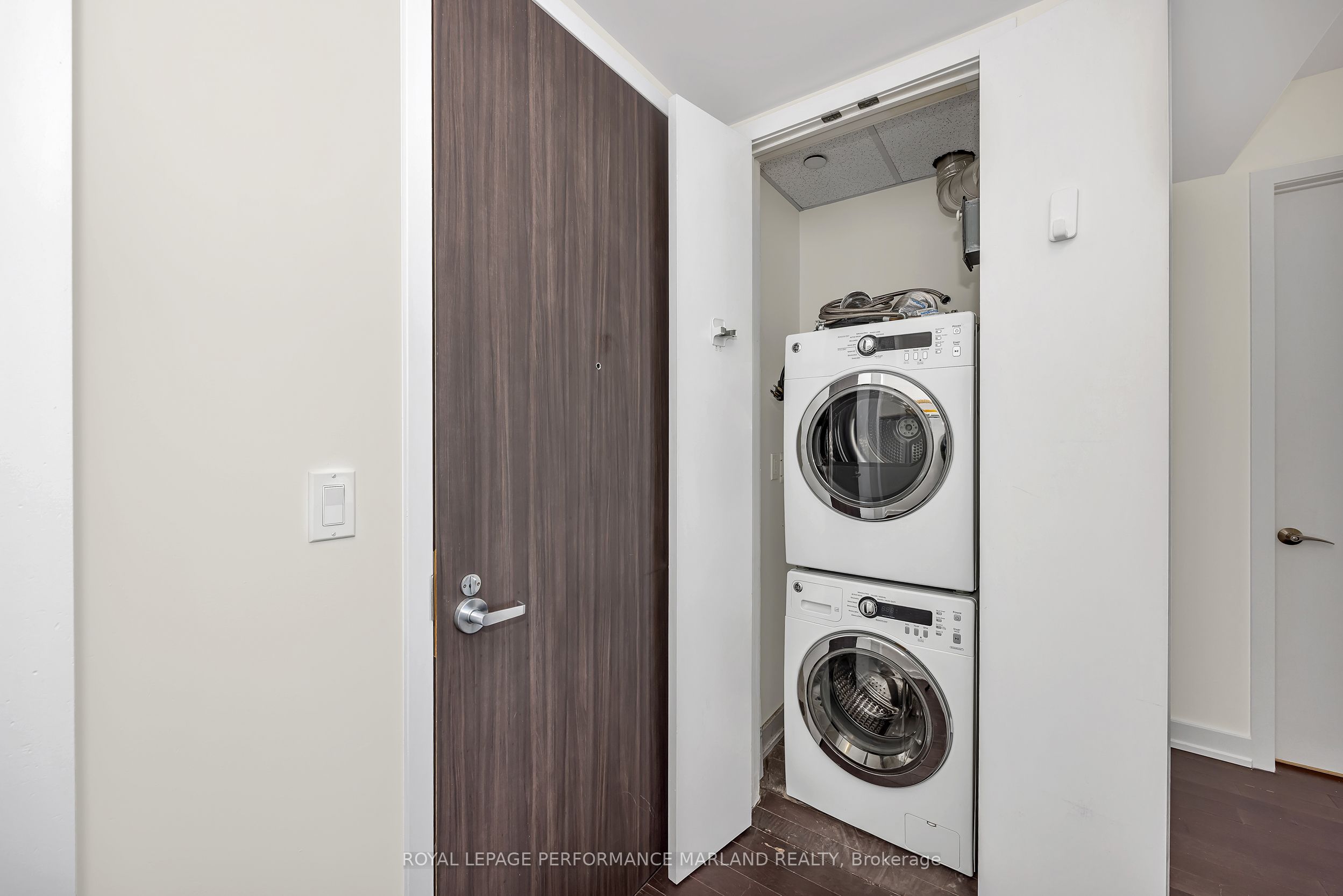 111 Champagne Avenue S 606, Dows Lake - Civic Hospital and Area, ON K1S 5V3 photo 5