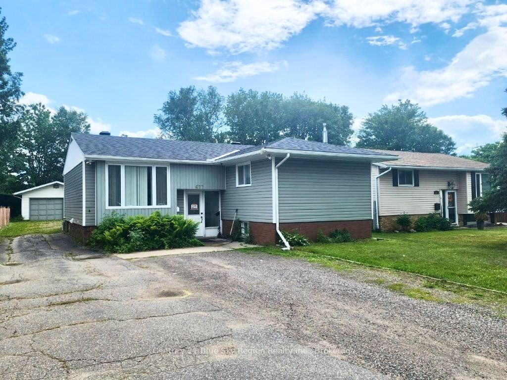 677 Tackaberry Drive, North Bay, ON P1B 8R1