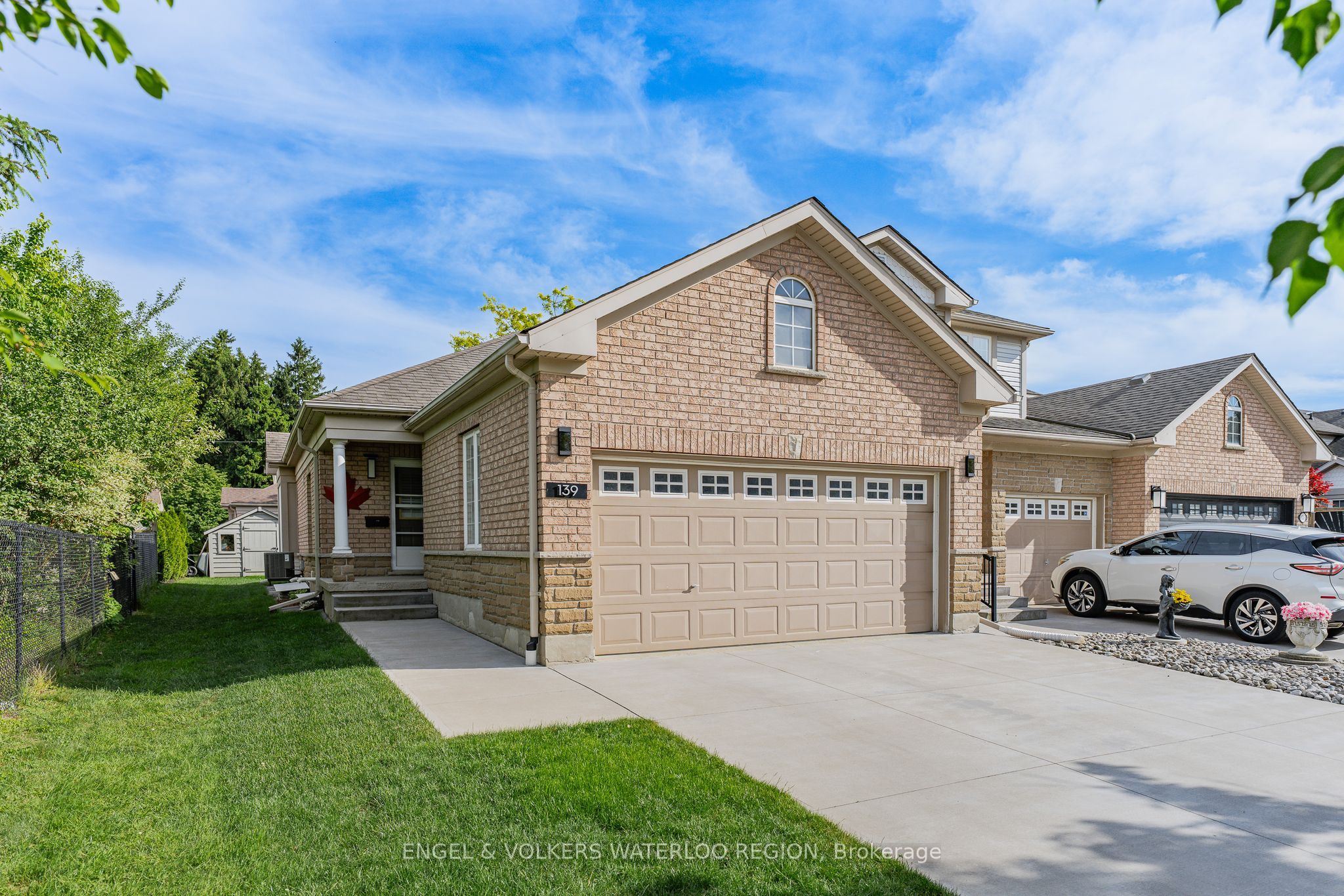 139 Reiber Court, Waterloo, ON N2L 6M9 photo 2