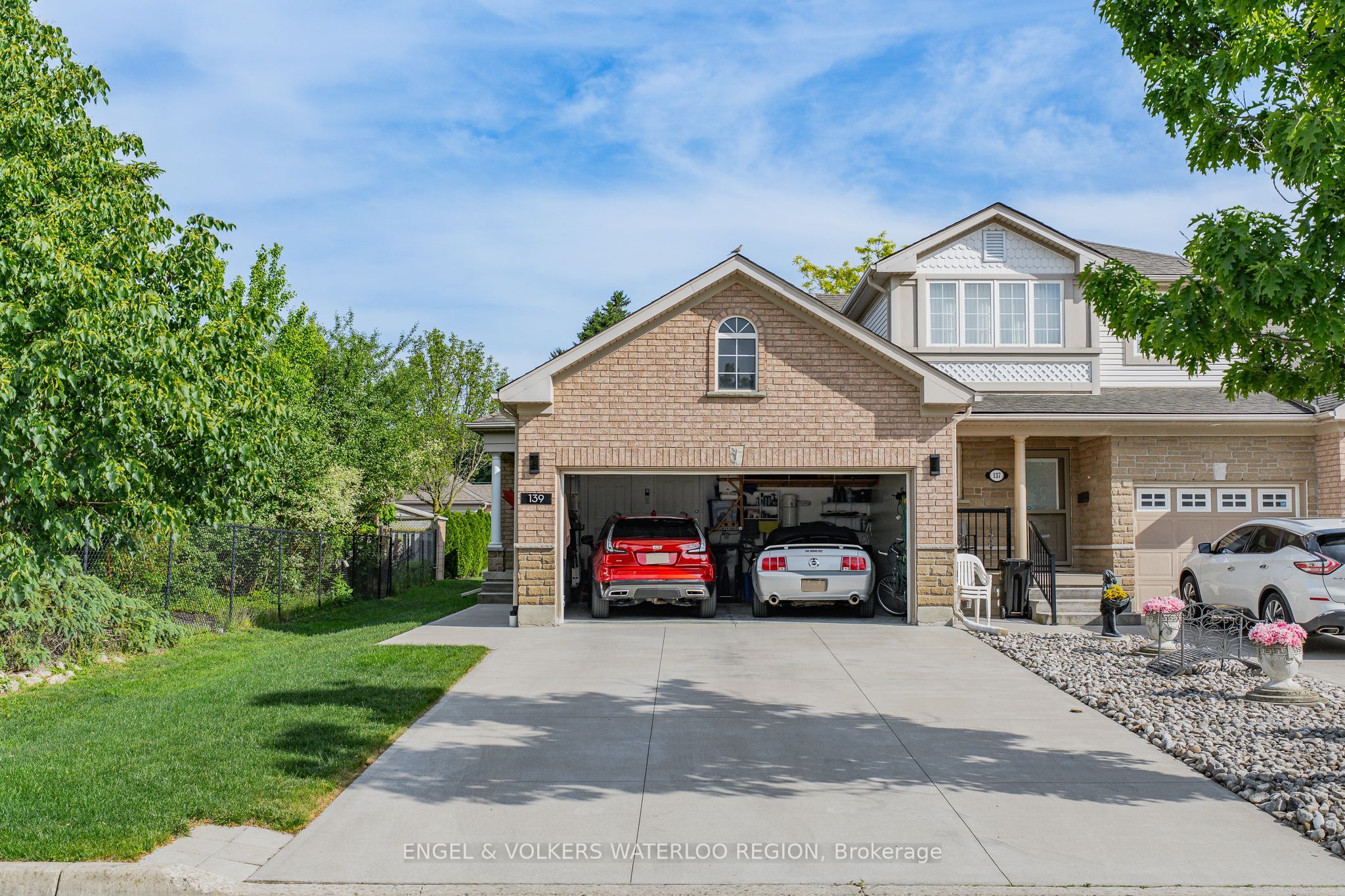 139 Reiber Court, Waterloo, ON N2L 6M9 photo 3