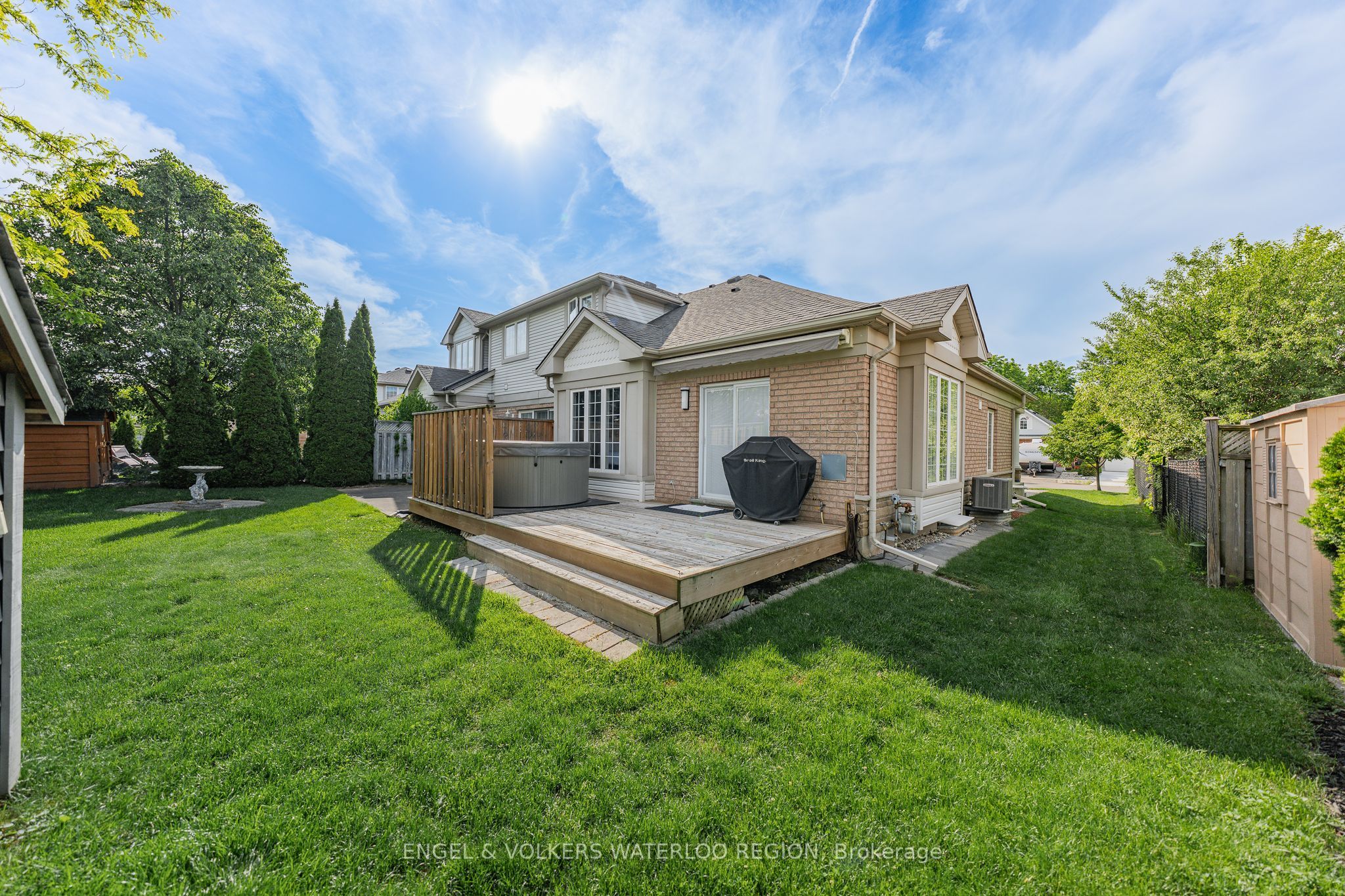 139 Reiber Court, Waterloo, ON N2L 6M9 photo 4