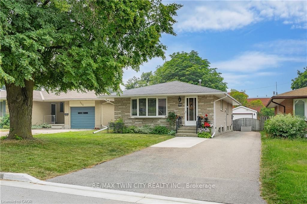 111 Kimberly Crescent, Cambridge, ON N2E 1C8