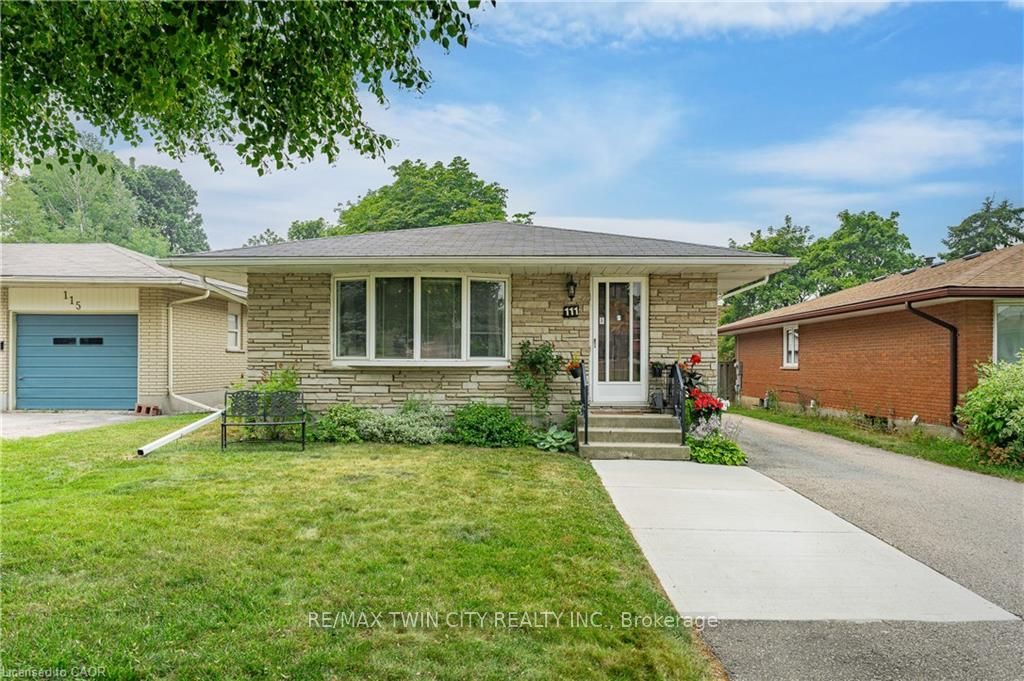 111 Kimberly Crescent, Cambridge, ON N2E 1C8 photo 3