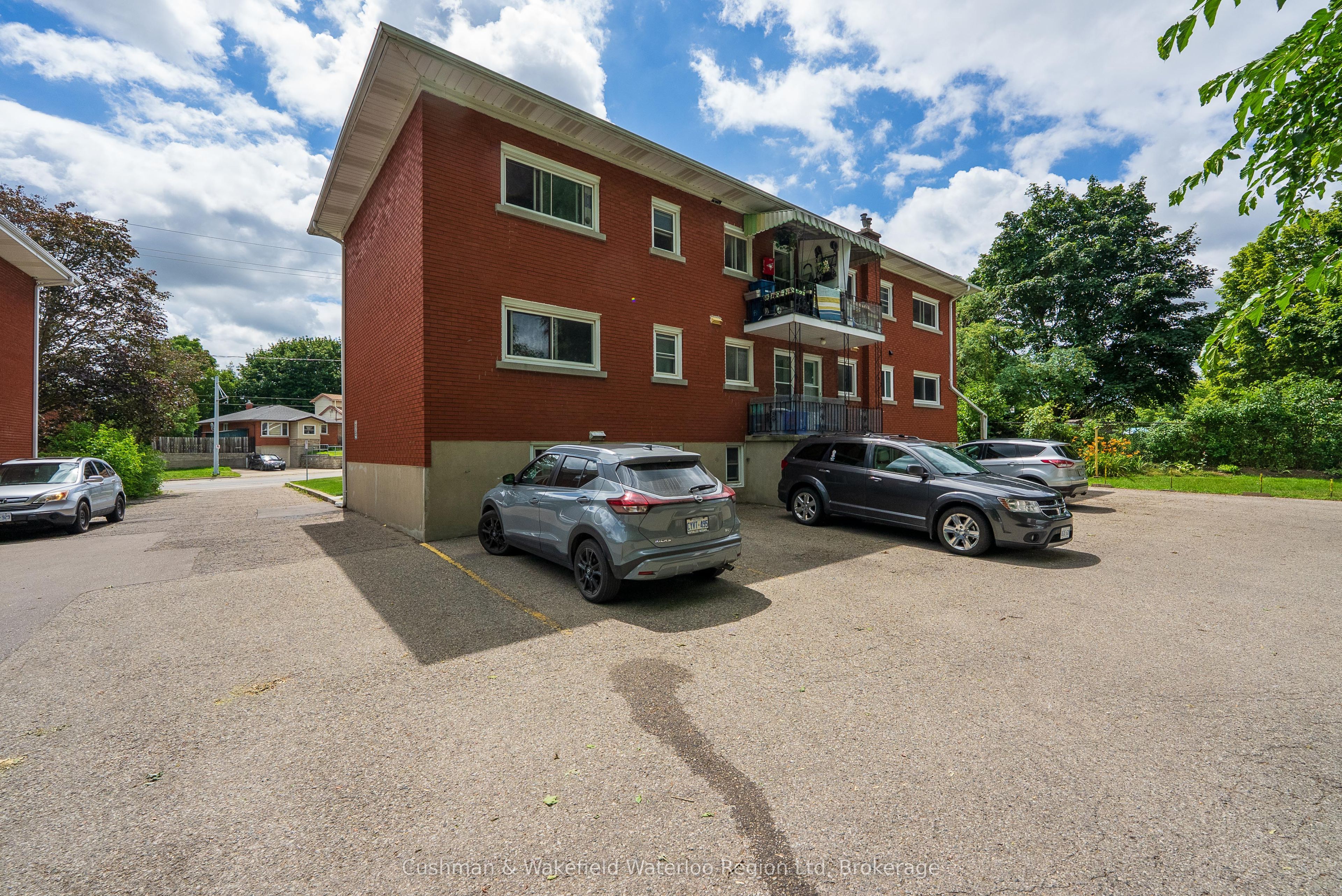 282 Ottawa Street S, Kitchener, ON N2G 3T6 photo 3