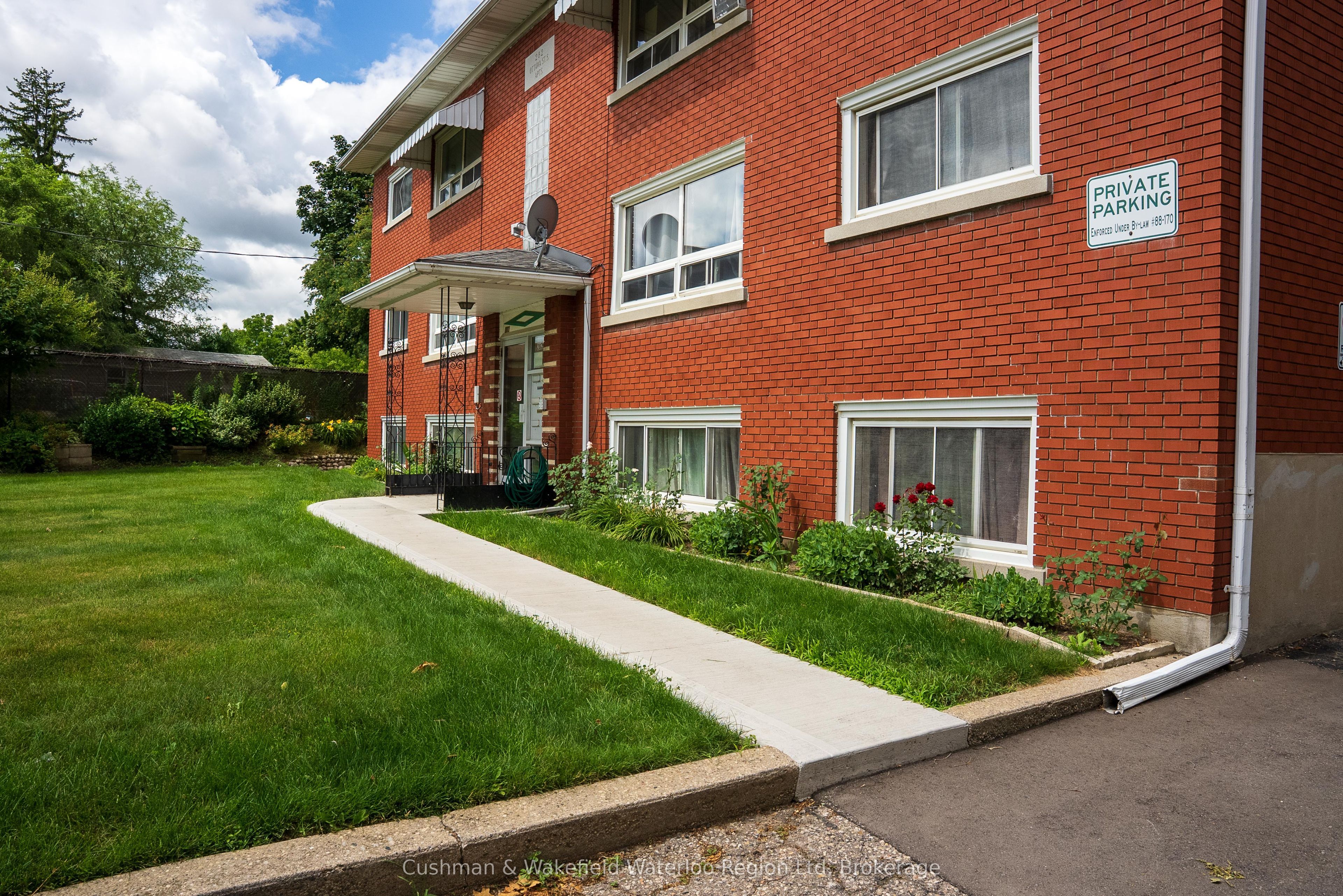 282 Ottawa Street S, Kitchener, ON N2G 3T6 photo 4