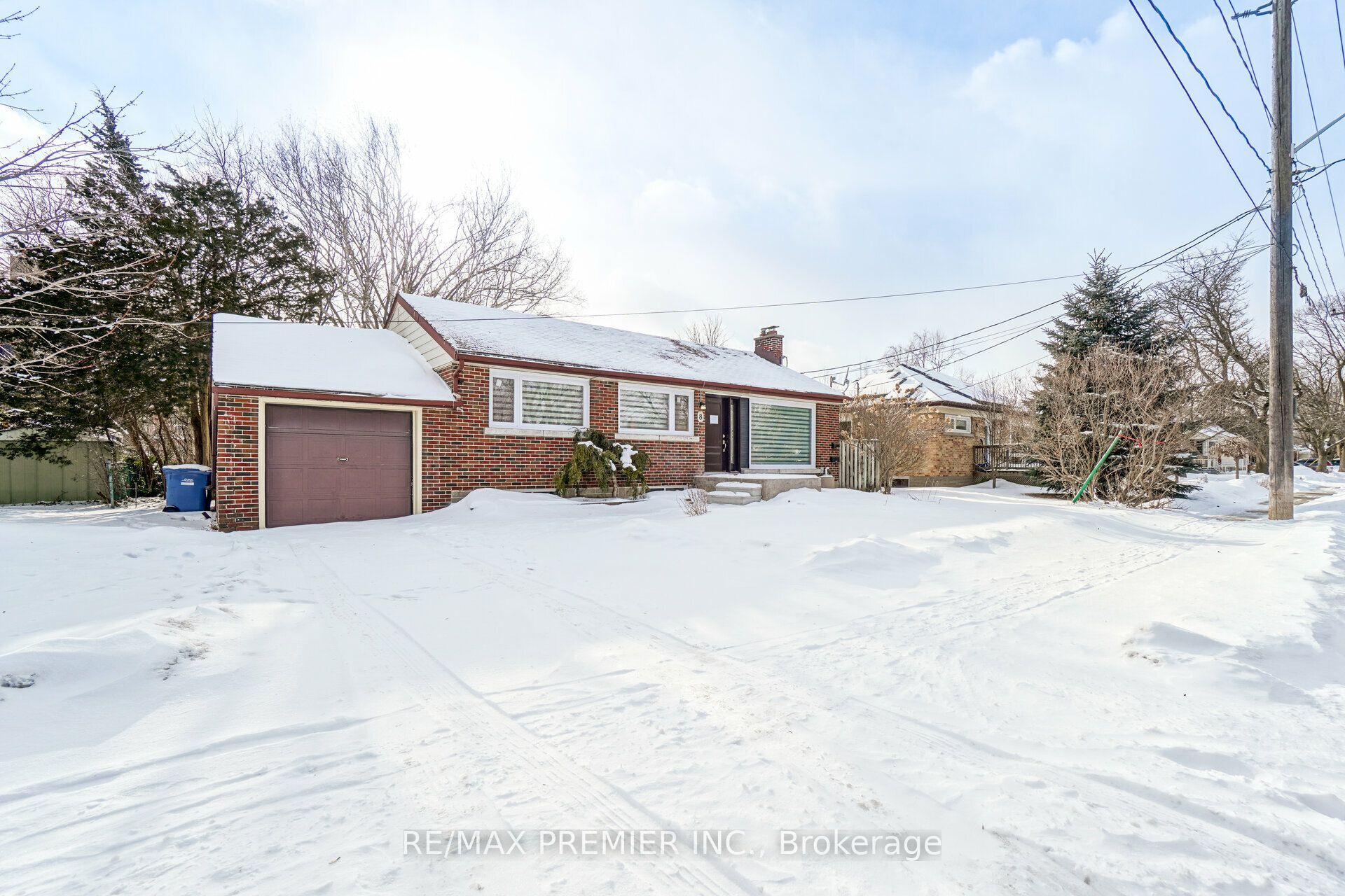 8 Marlborough Road Main FL, Guelph, ON N1E 3X2 photo 2