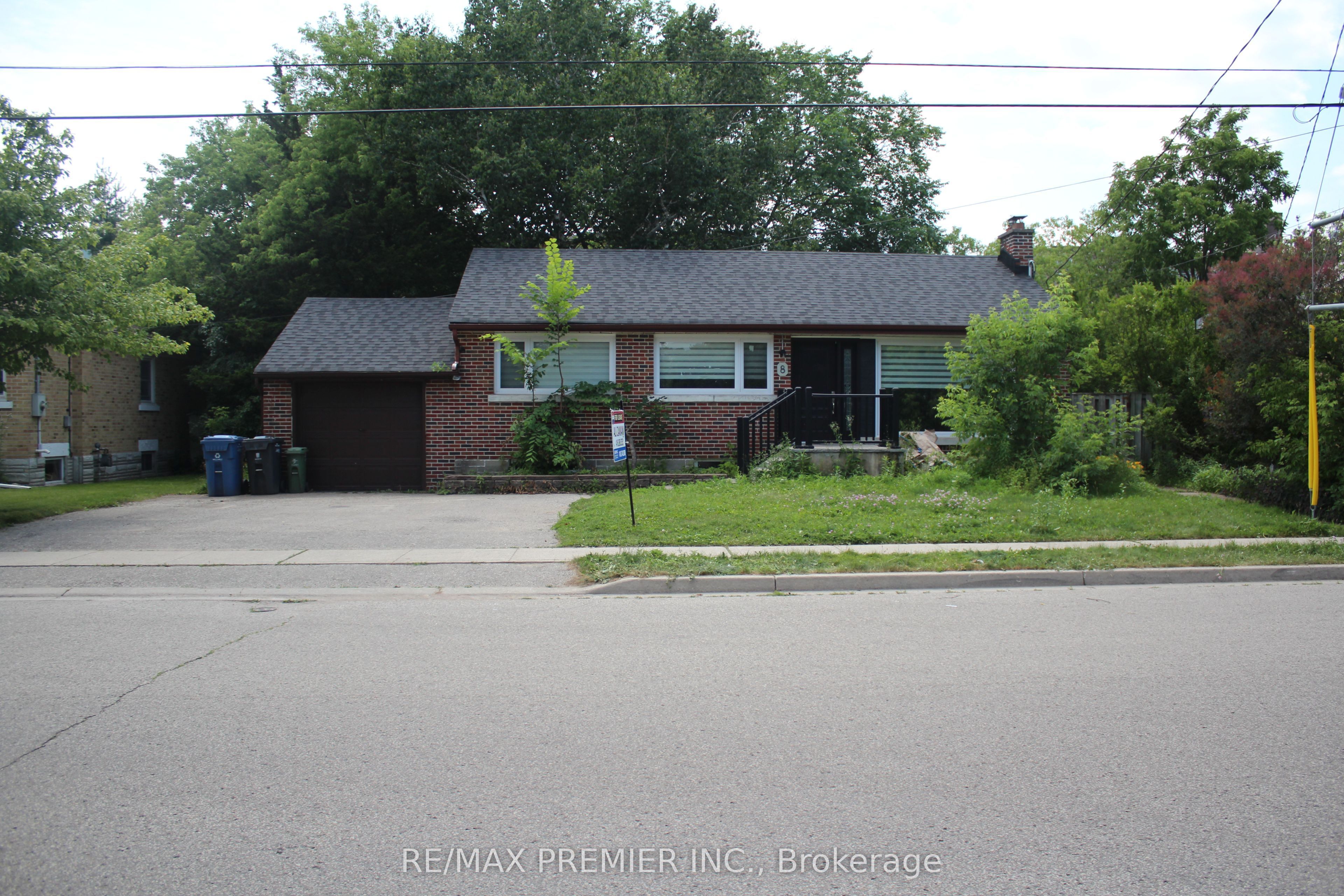 8 Marlborough Road Main FL, Guelph, ON N1E 3X2 photo 3