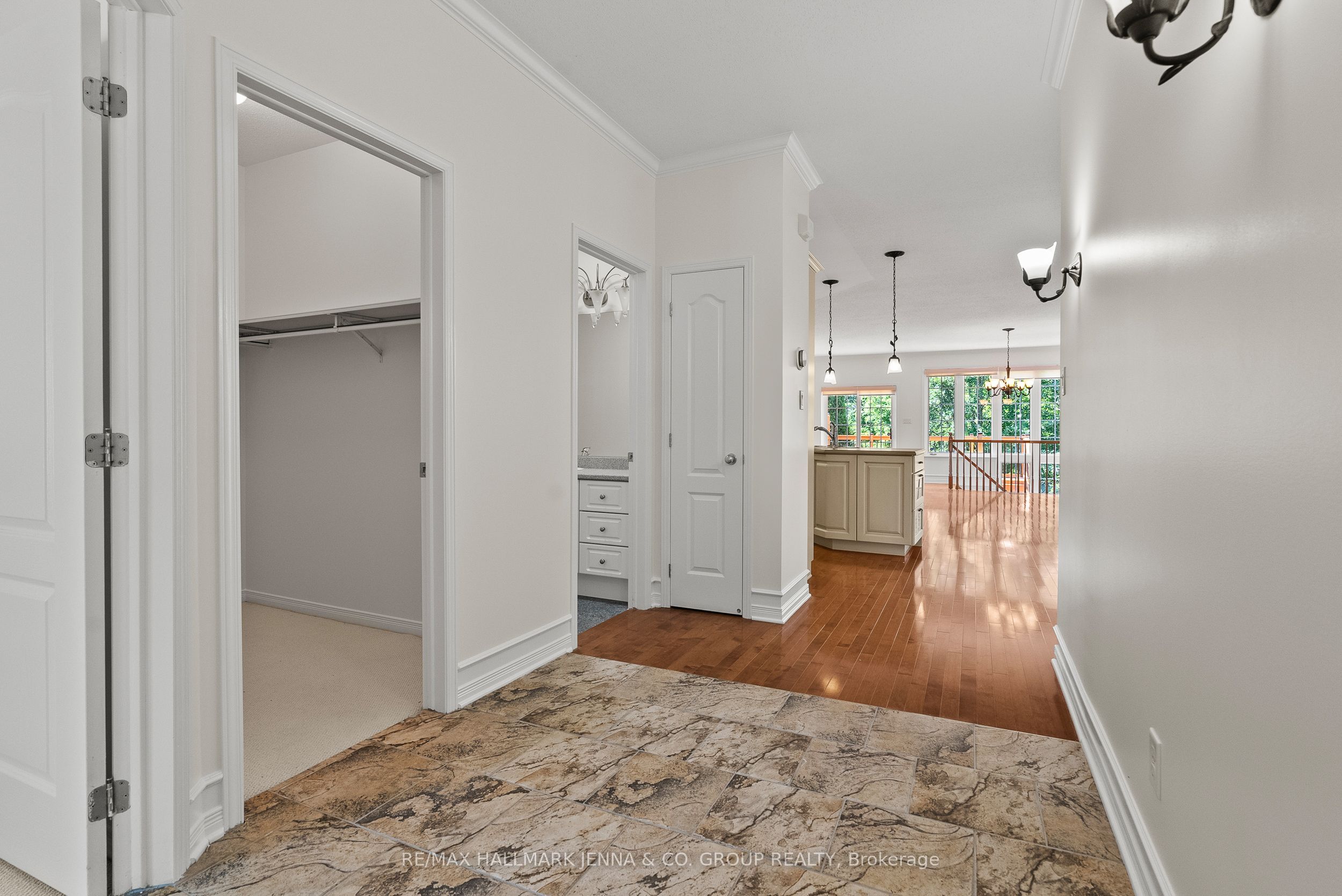 110 Heathercrest Private, Barrhaven, ON K2J 5E6 photo 4