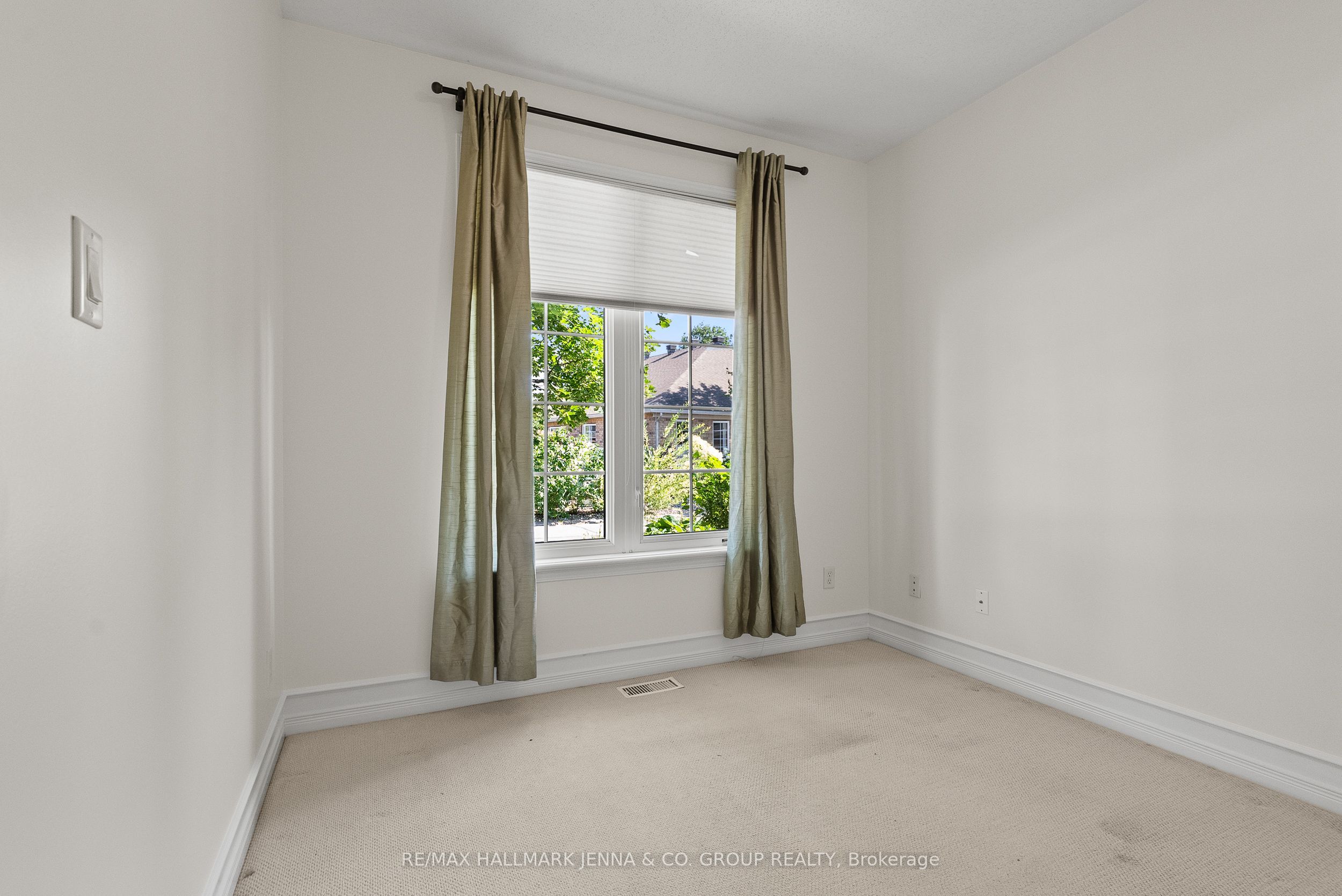 110 Heathercrest Private, Barrhaven, ON K2J 5E6 photo 5