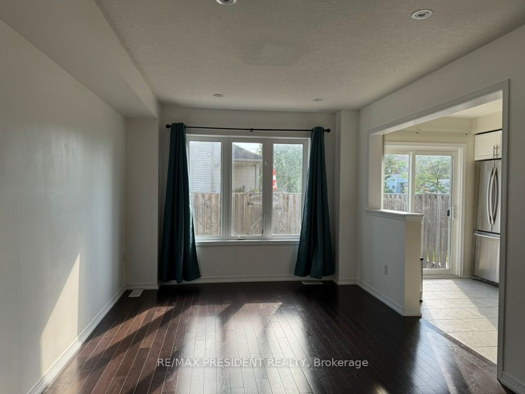 4 Avedisian Street, Brantford, ON N3T 0G8 photo 4