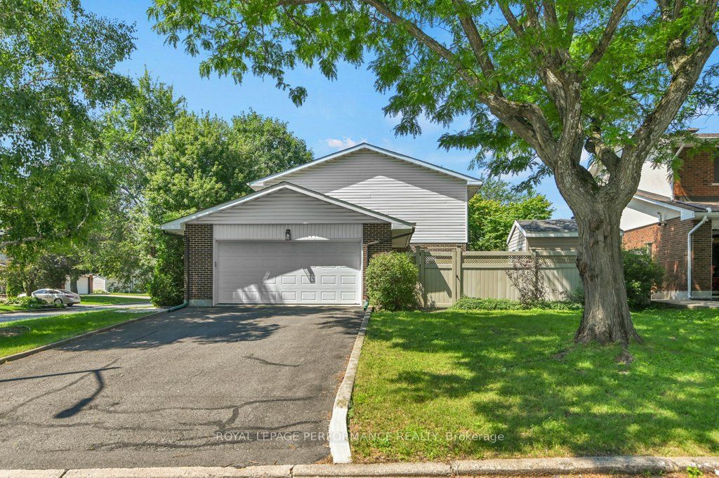 2401 Wyndale Crescent, Alta Vista and Area, ON K1H 7A5 photo 4
