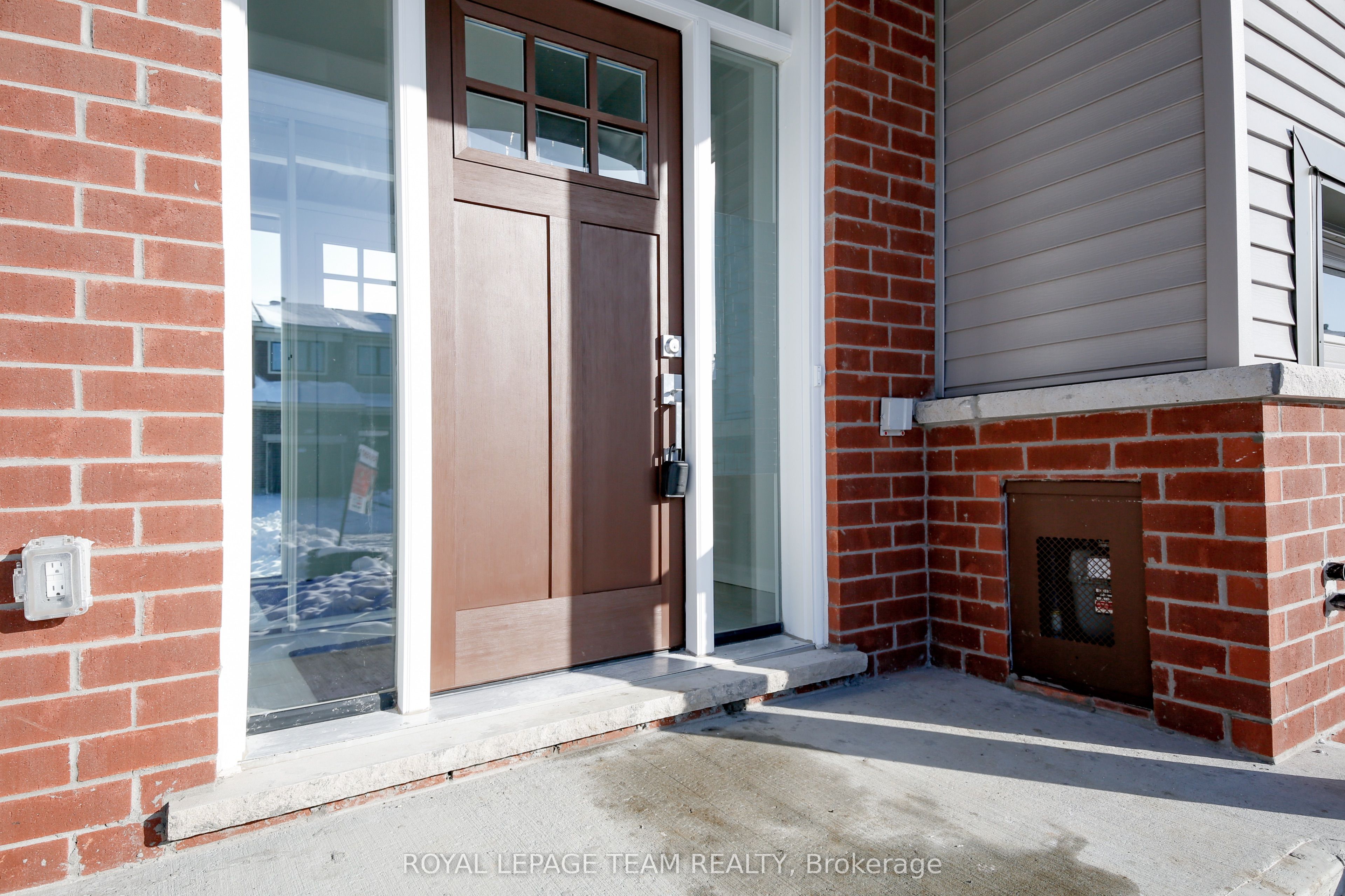 645 Hamsa Street, Barrhaven, ON K2J 6Z7 photo 2