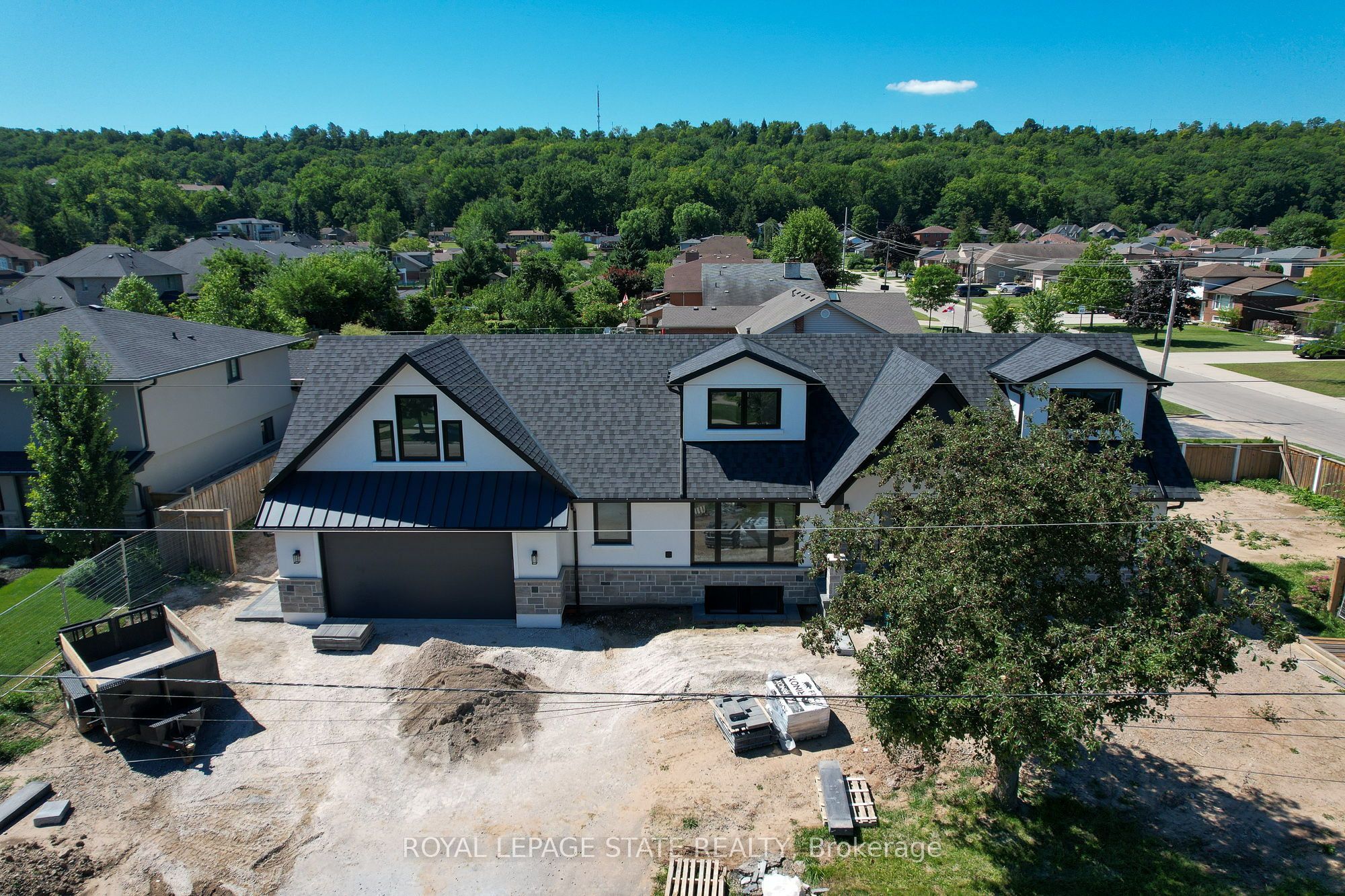 24 Royce Avenue, Hamilton, ON L8G 3B5 photo 2
