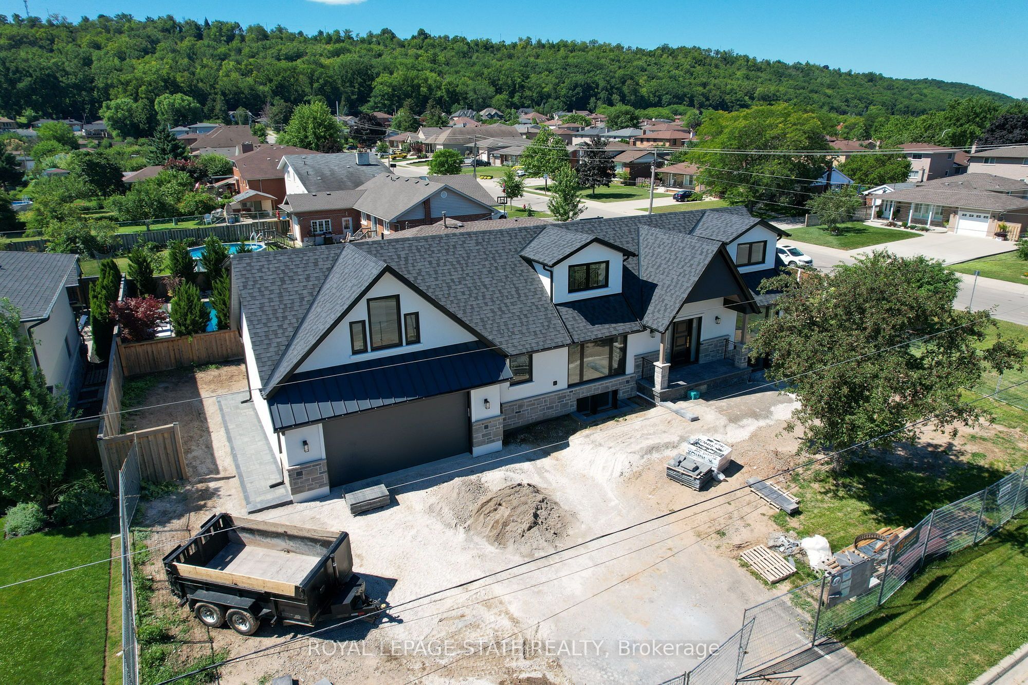 24 Royce Avenue, Hamilton, ON L8G 3B5 photo 3