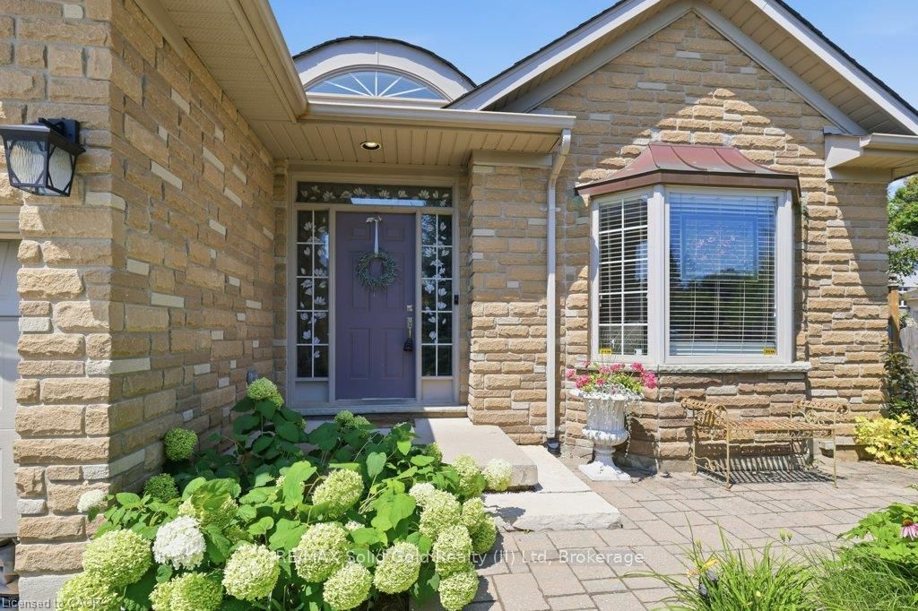515 Birchleaf Walk, Waterloo, ON N2T 2W5 photo 2