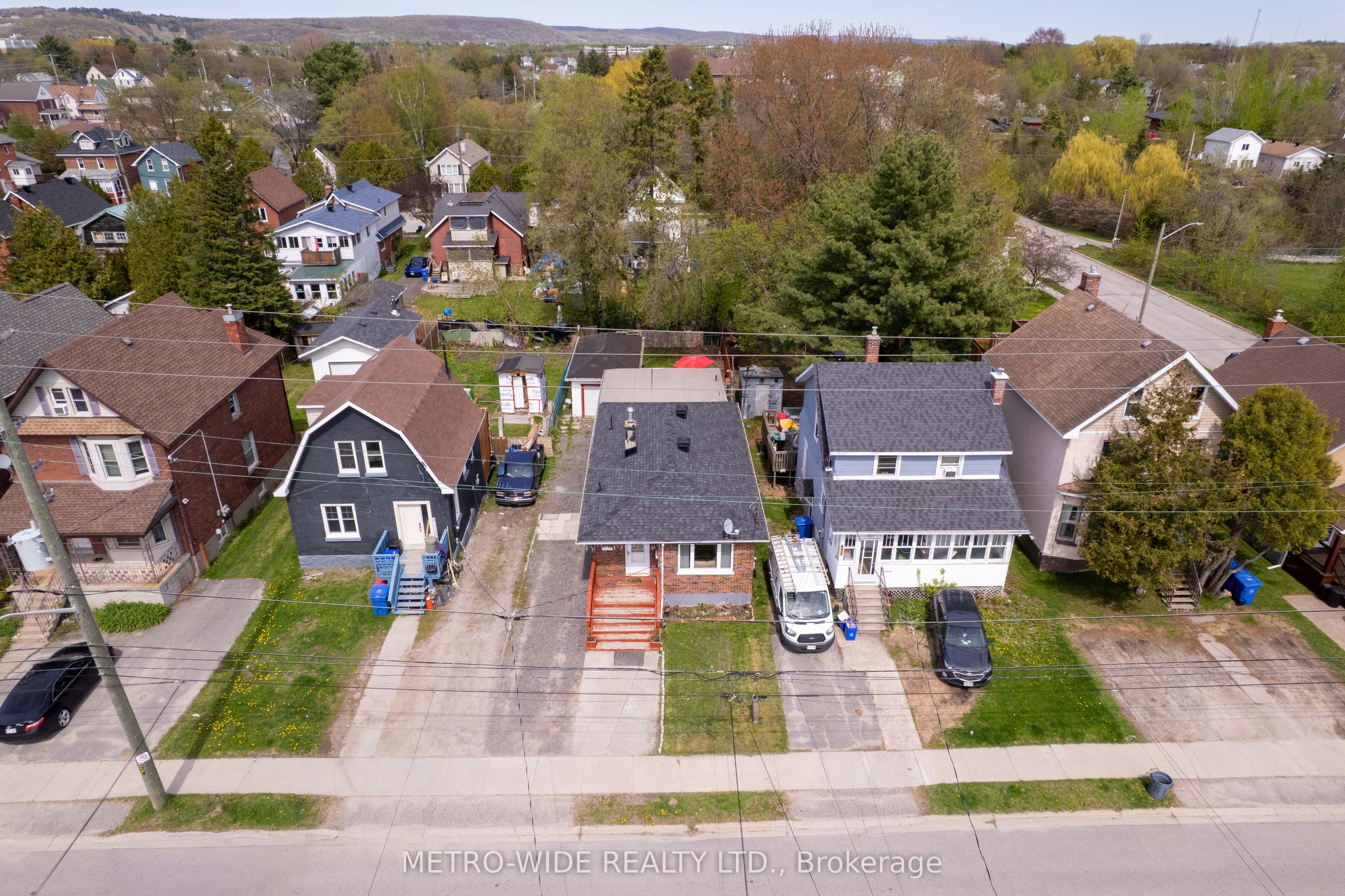 476 FIRST Avenue E, North Bay, ON P1B 1K3 photo 2