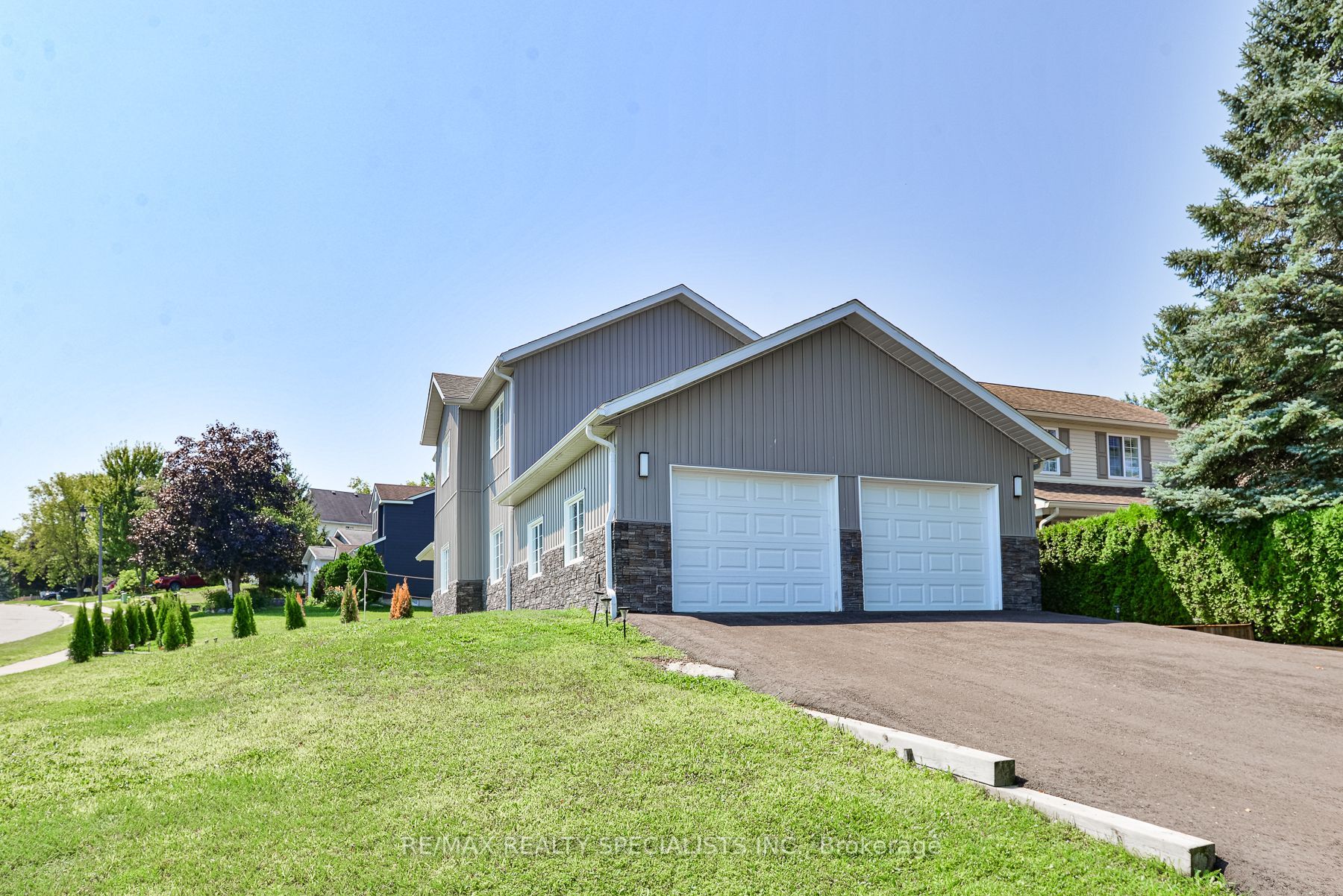 15 Lankin Avenue, Bracebridge, ON P1L 1Y4 photo 3