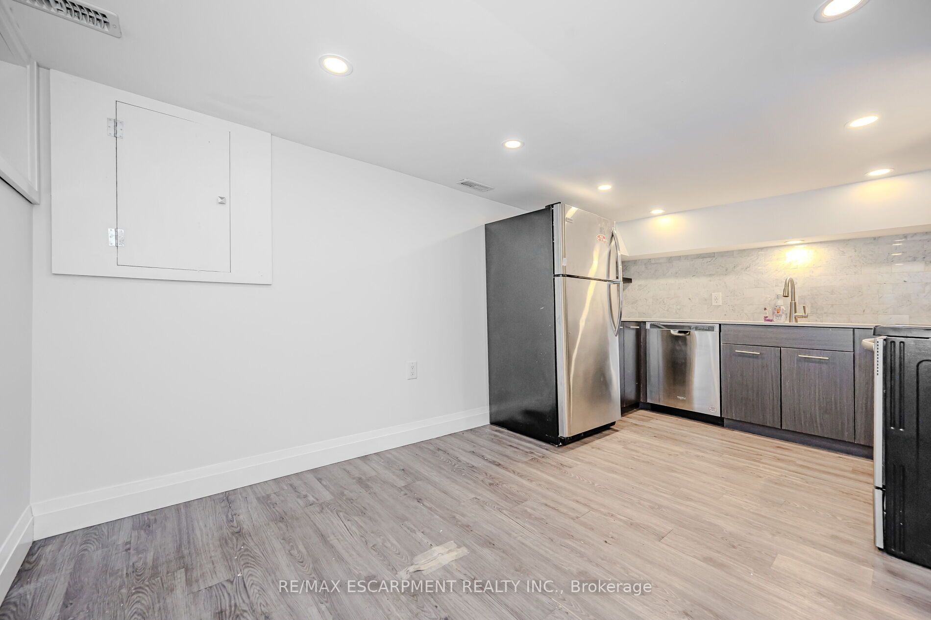 74 CATHCART Street 1-Lower Lvl, Hamilton, ON L8R 1M5 photo 3