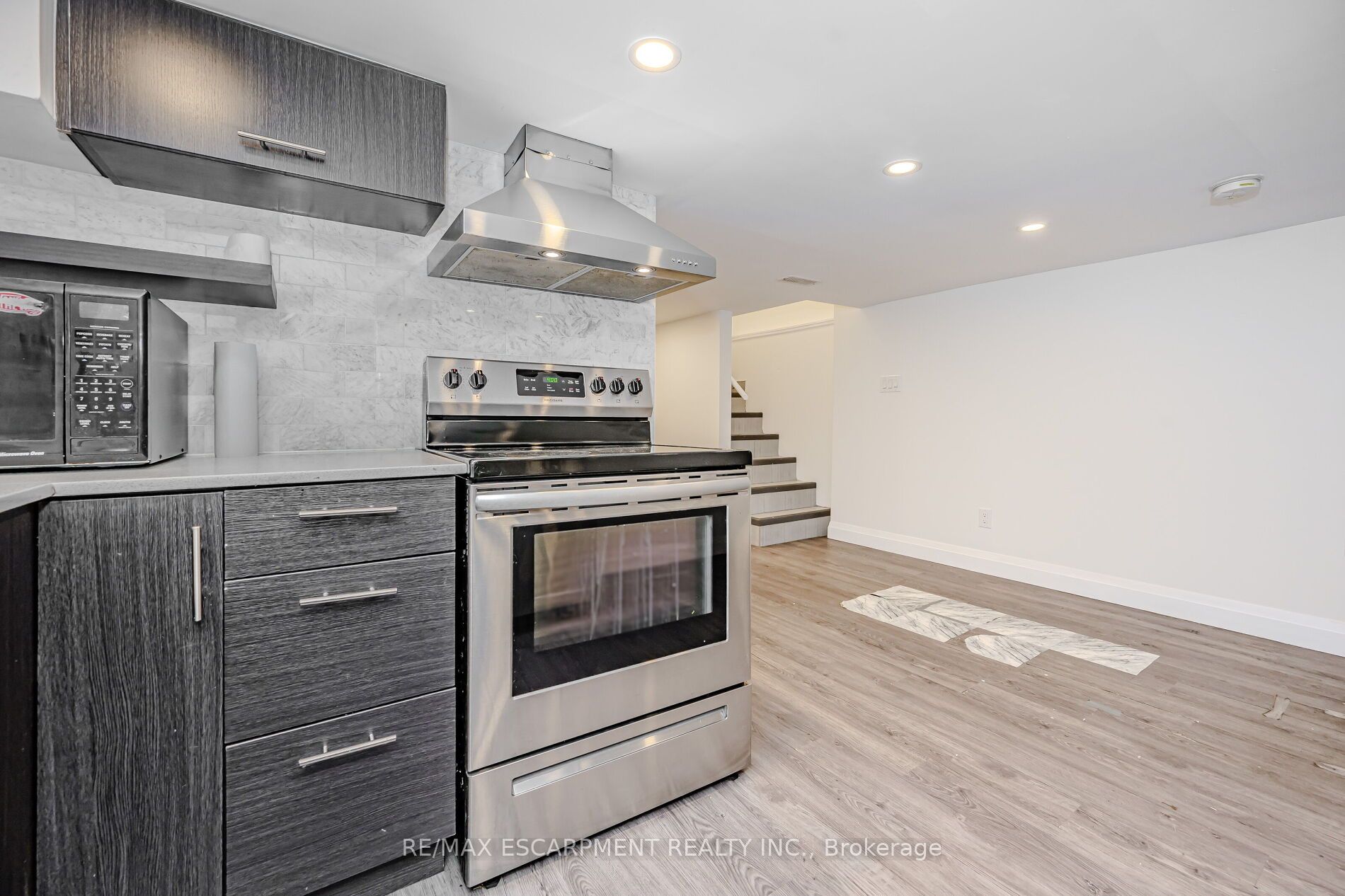 74 CATHCART Street 1-Lower Lvl, Hamilton, ON L8R 1M5 photo 4